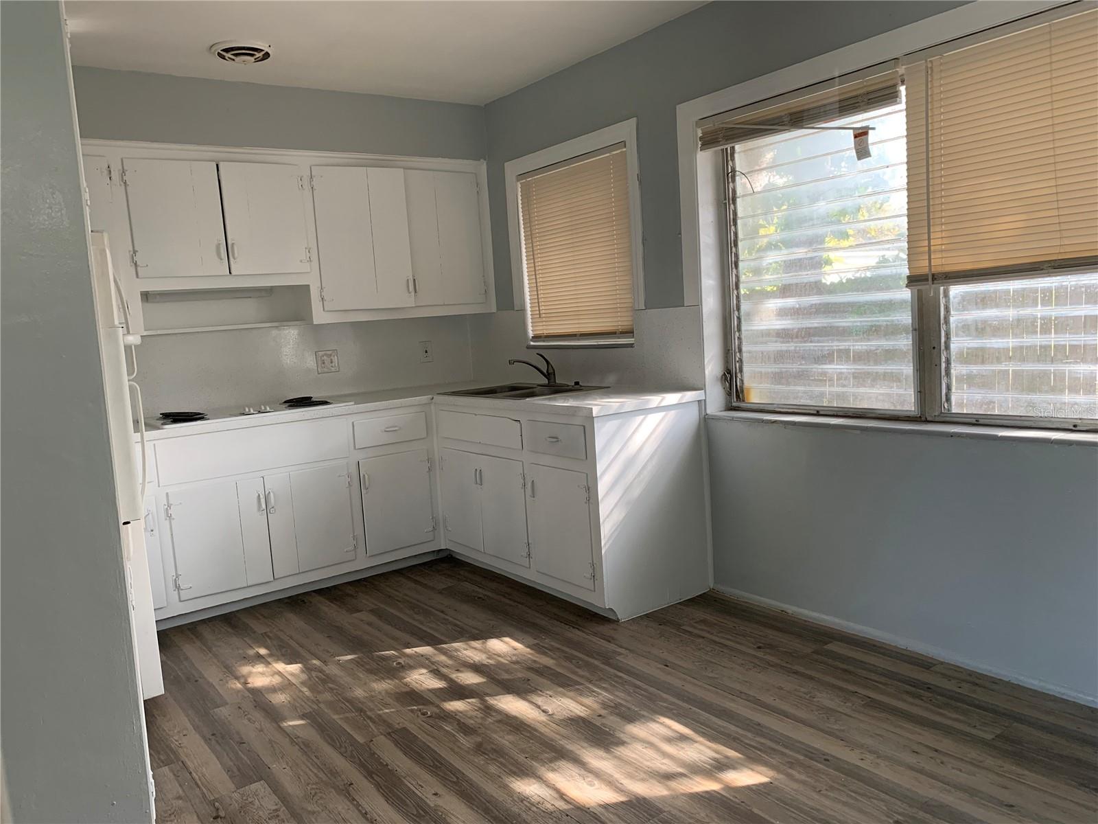 Image 3 of 12 For 10618 98th Terrace A