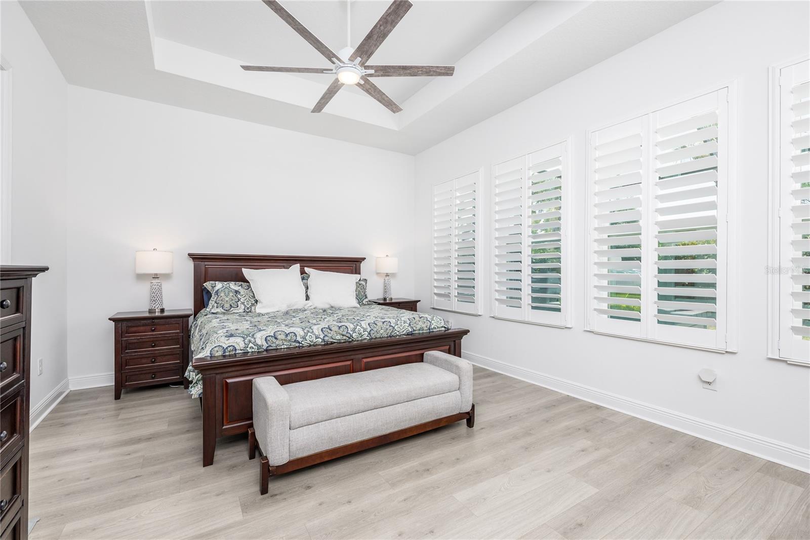 Image 33 of 90 For 5464 Wayfarer Avenue