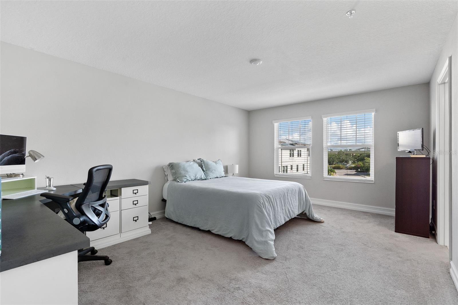 Image 15 of 38 For 4941 A Price Avenue 4