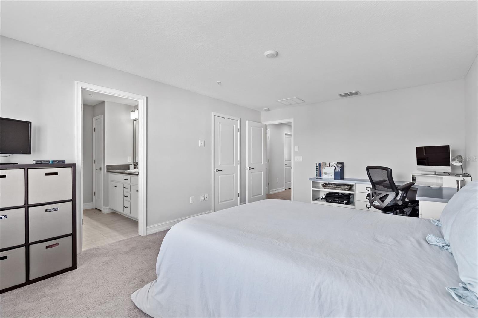 Image 16 of 38 For 4941 A Price Avenue 4