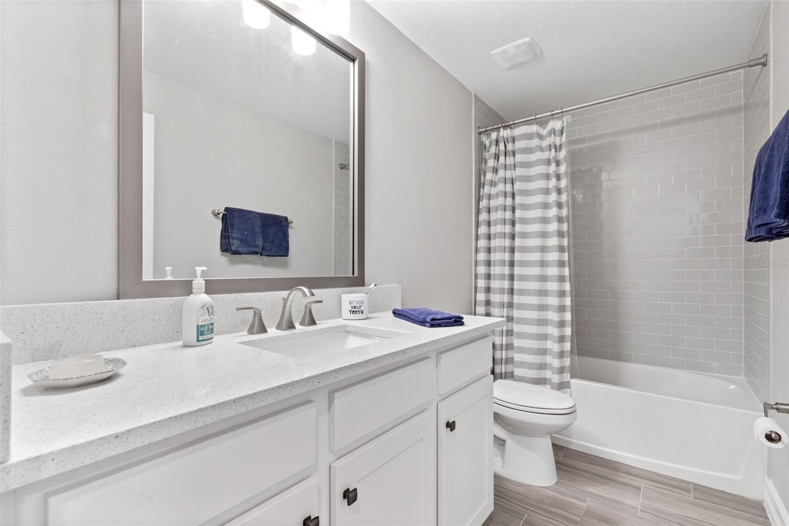 Image 20 of 38 For 4941 A Price Avenue 4