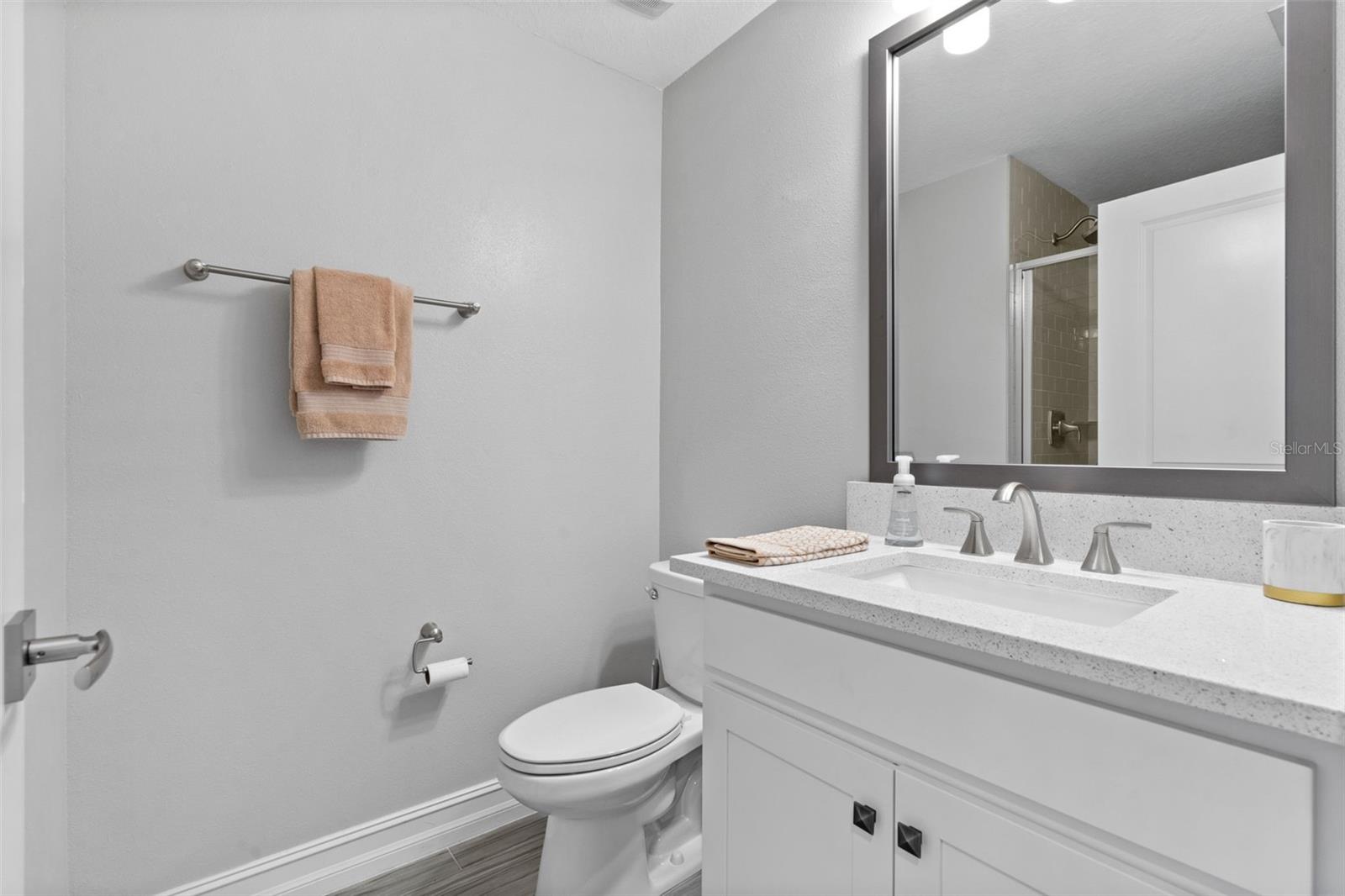 Image 8 of 38 For 4941 A Price Avenue 4