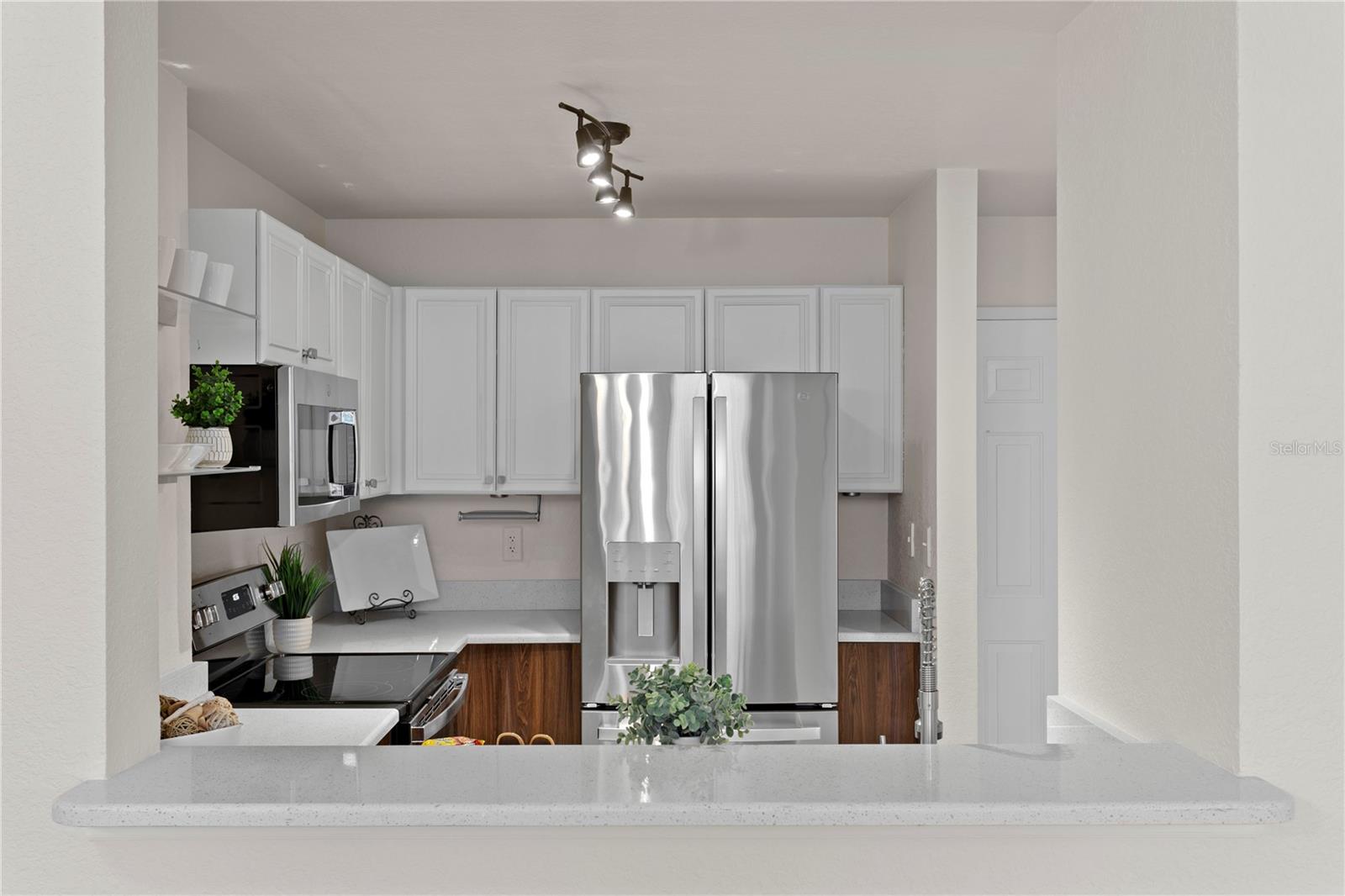 Listing photo id 14 for 700 Harbour Island Boulevard 144
