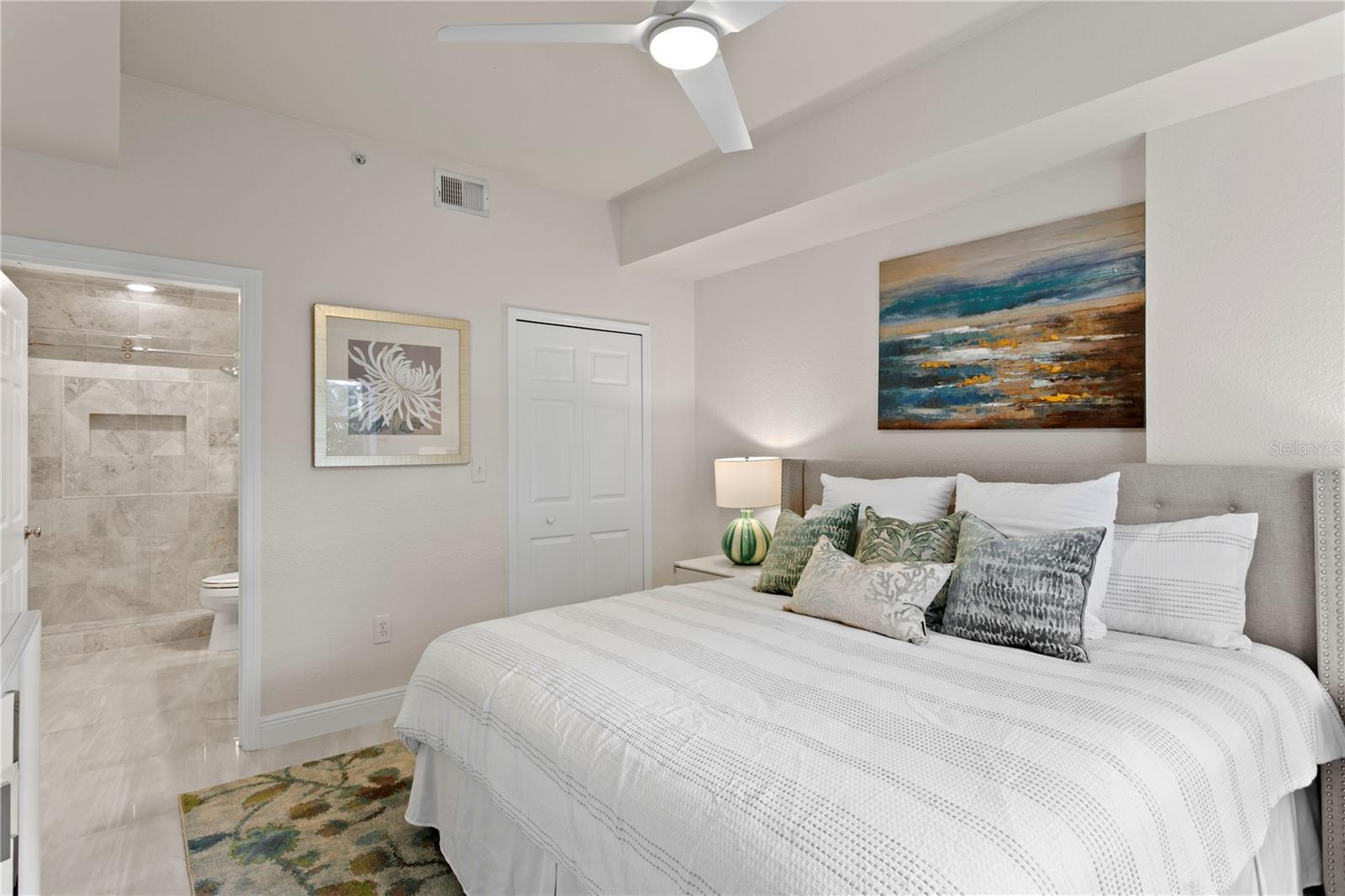 Listing photo id 23 for 700 Harbour Island Boulevard 144