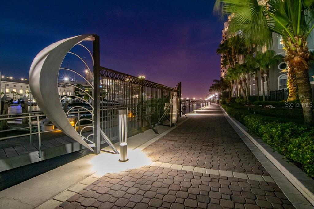 Listing photo id 34 for 700 Harbour Island Boulevard 144
