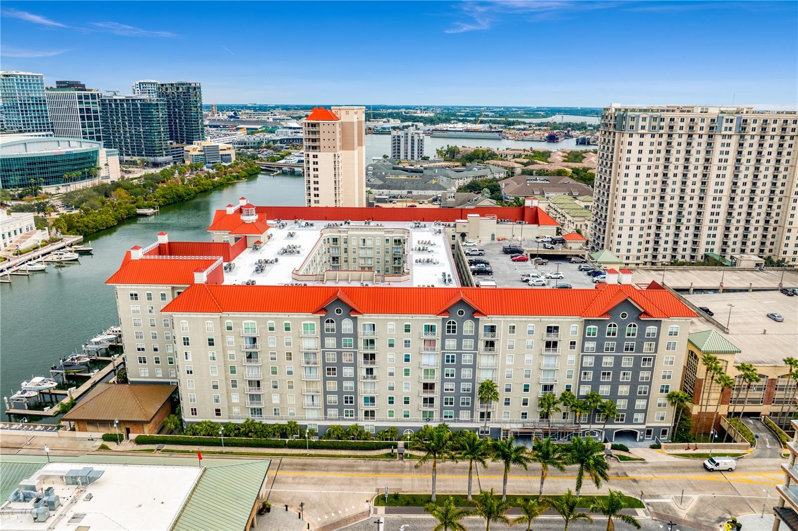 Listing photo id 52 for 700 Harbour Island Boulevard 144