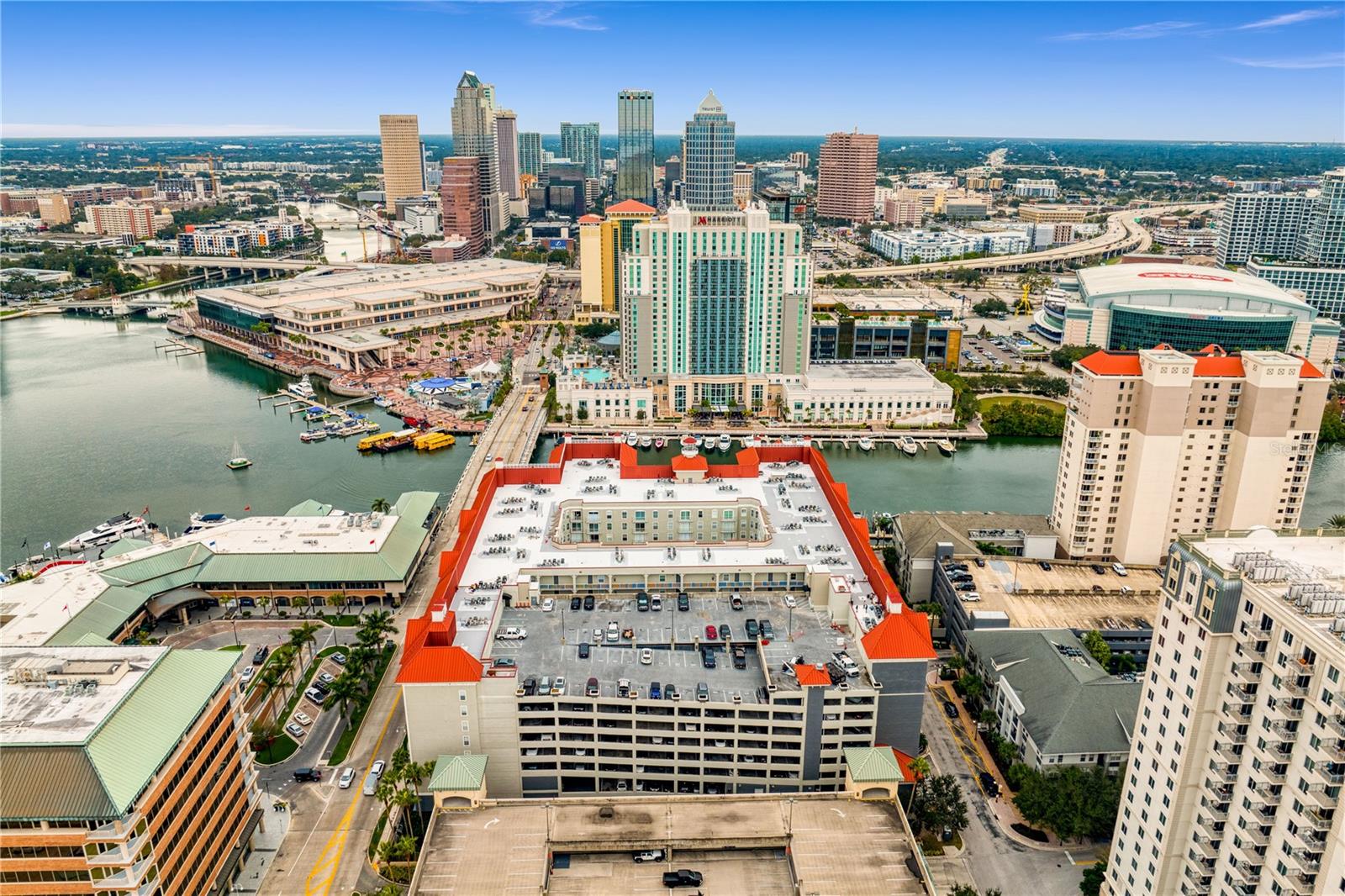 Listing photo id 57 for 700 Harbour Island Boulevard 144