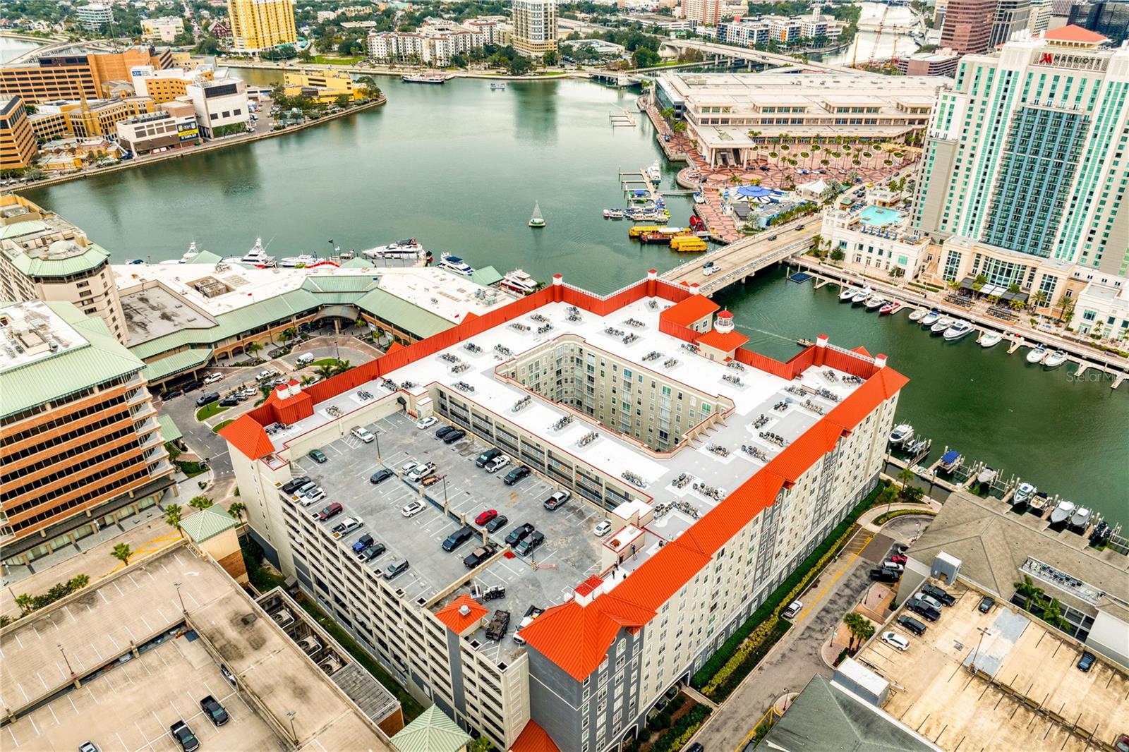 Listing photo id 58 for 700 Harbour Island Boulevard 144