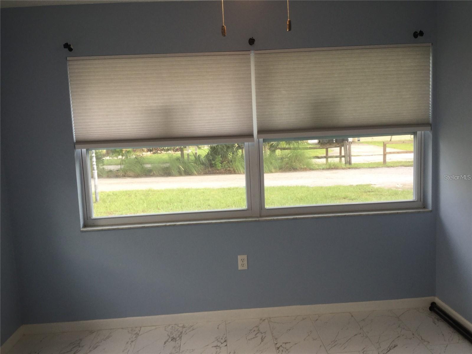 Image 10 of 16 For 10568 Dixon Drive