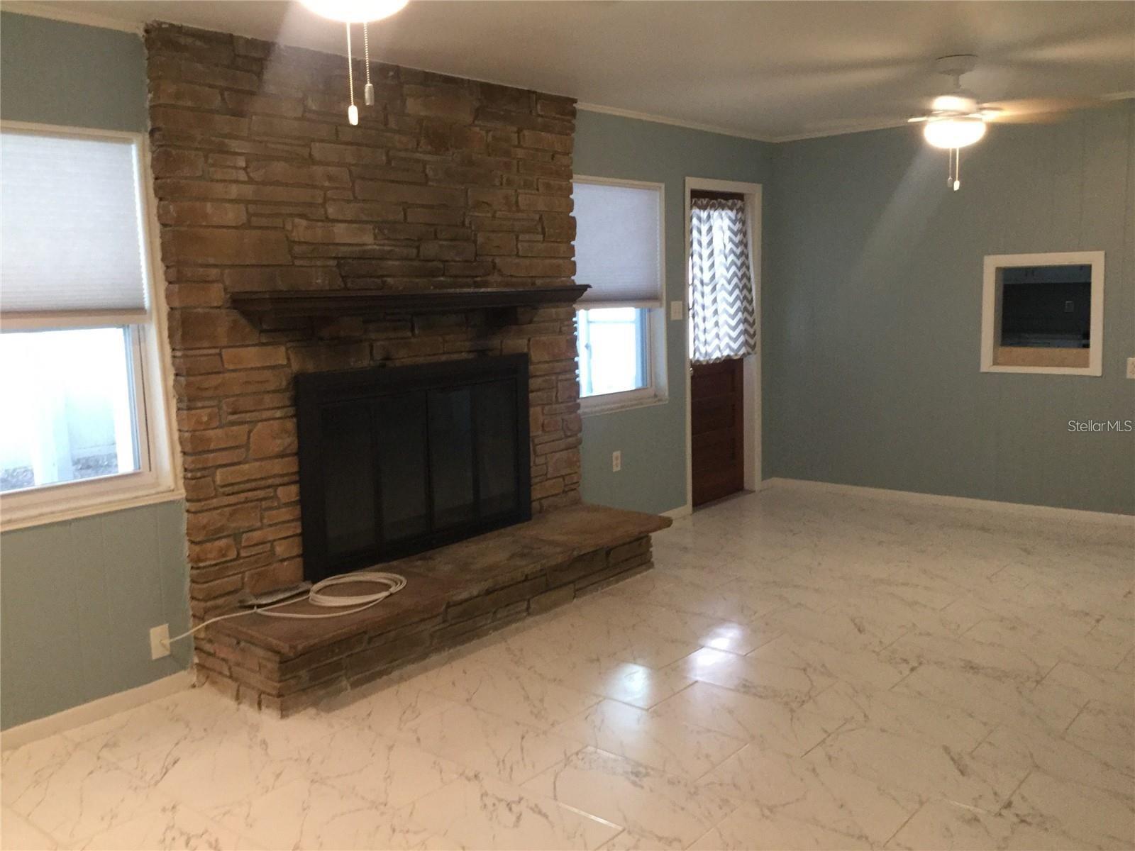 Image 4 of 16 For 10568 Dixon Drive