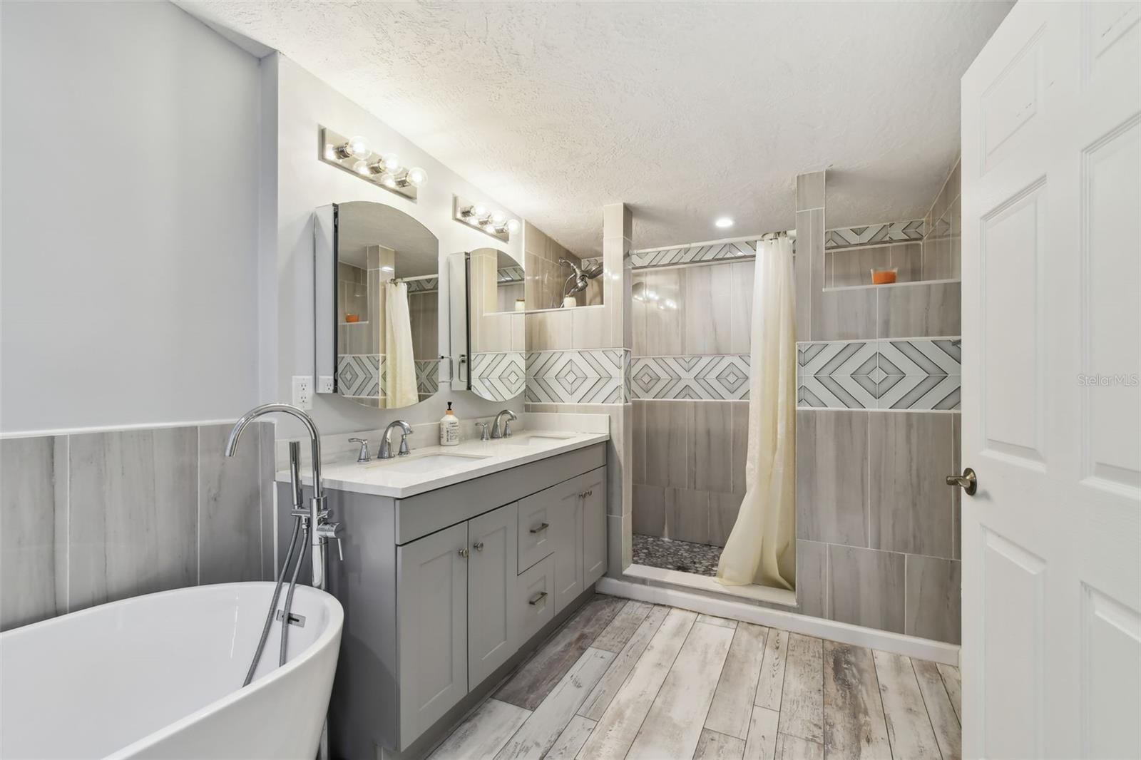 Image 35 of 63 For 1120 Gray Street S