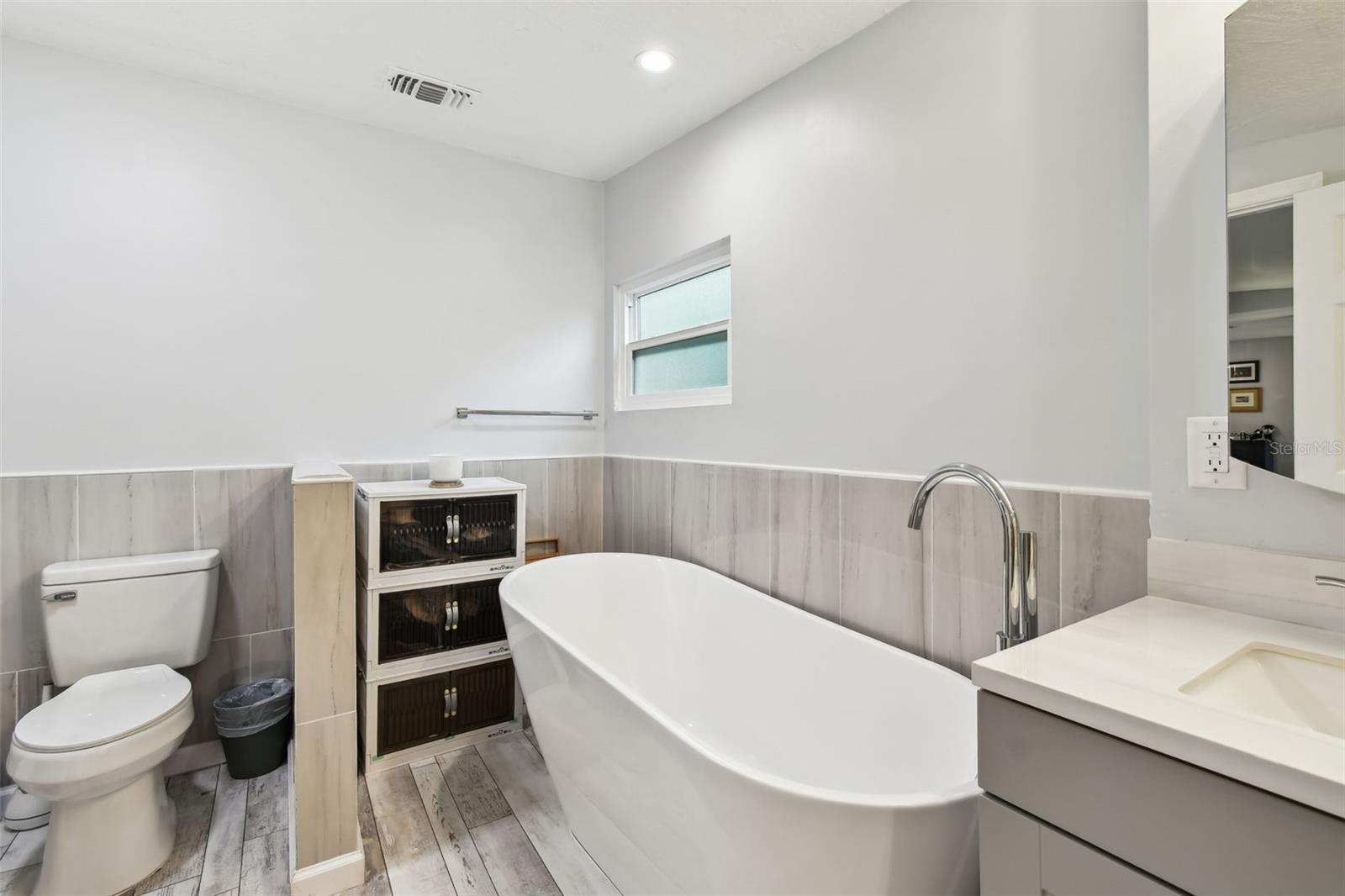 Image 38 of 63 For 1120 Gray Street S