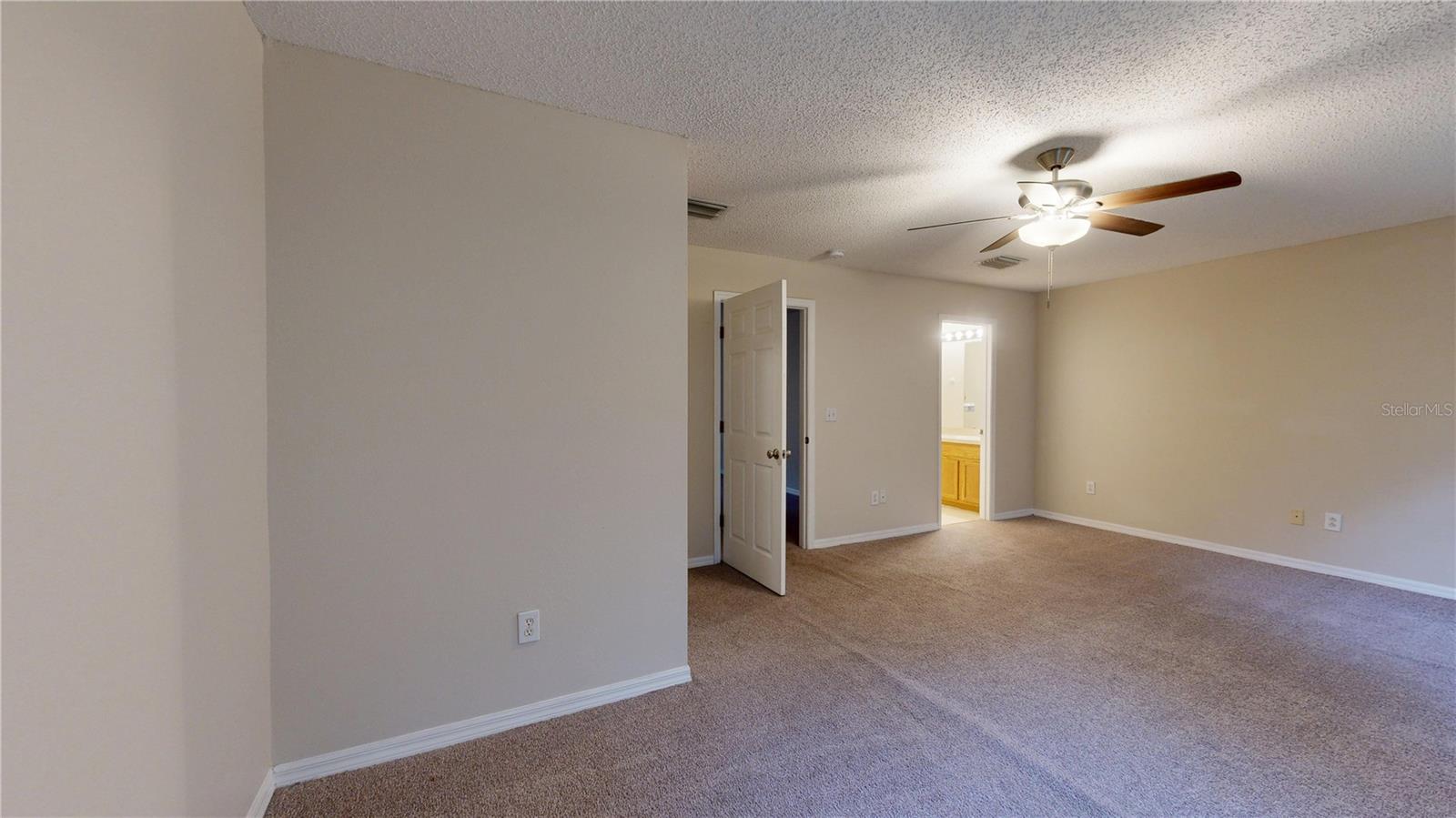 Image 15 of 31 For 4104 Winding River Way