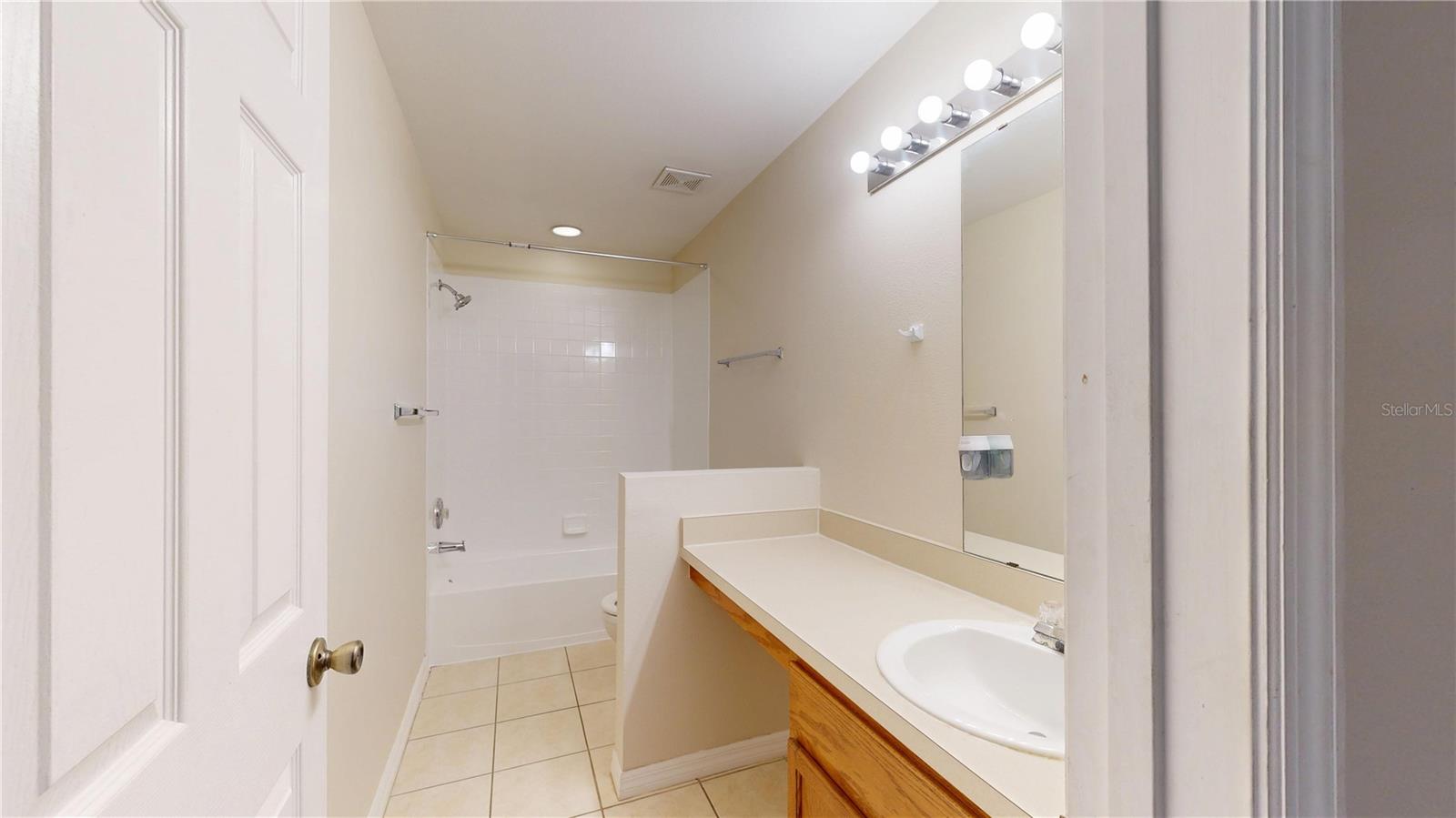 Image 17 of 31 For 4104 Winding River Way