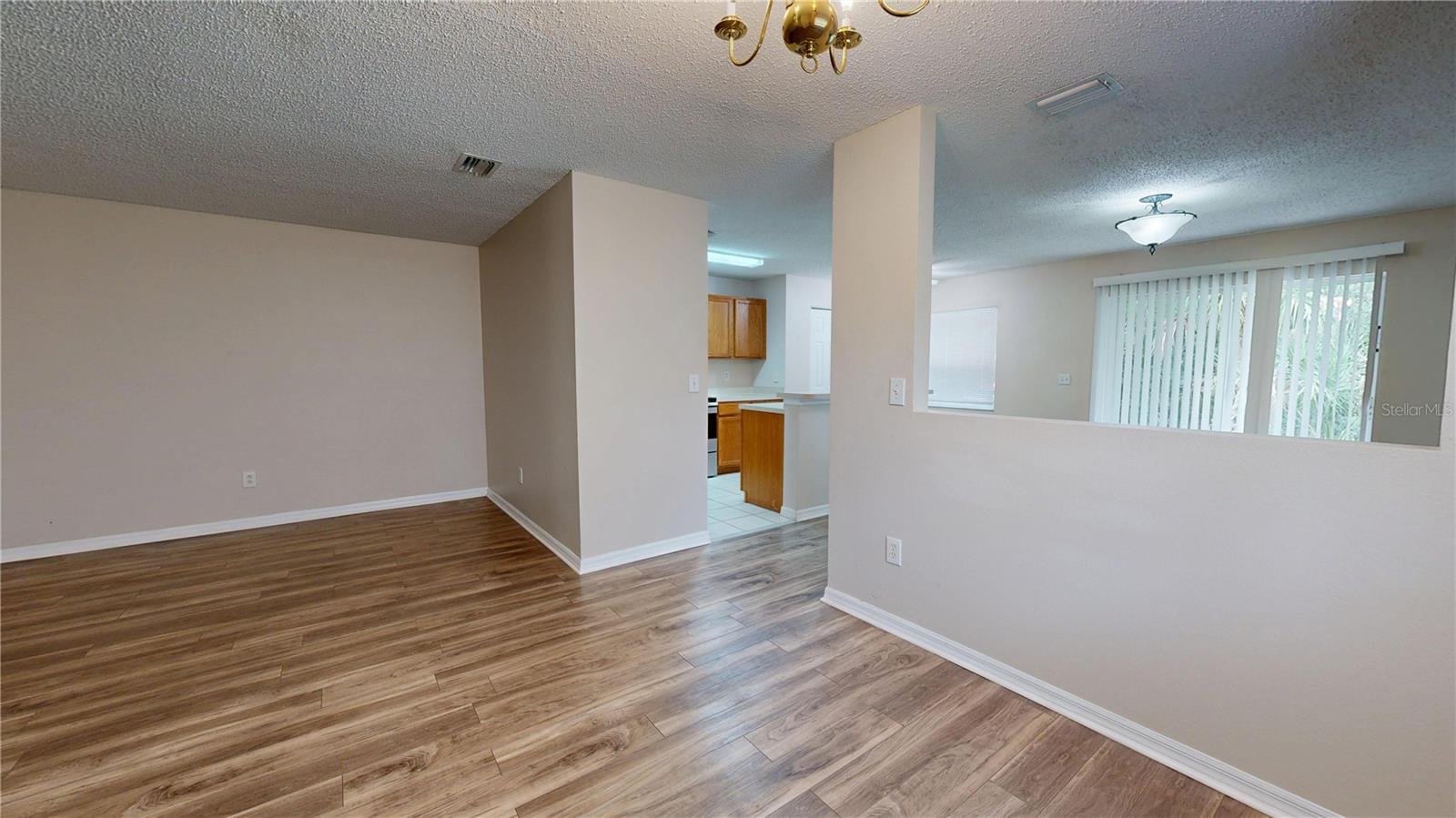 Image 4 of 31 For 4104 Winding River Way