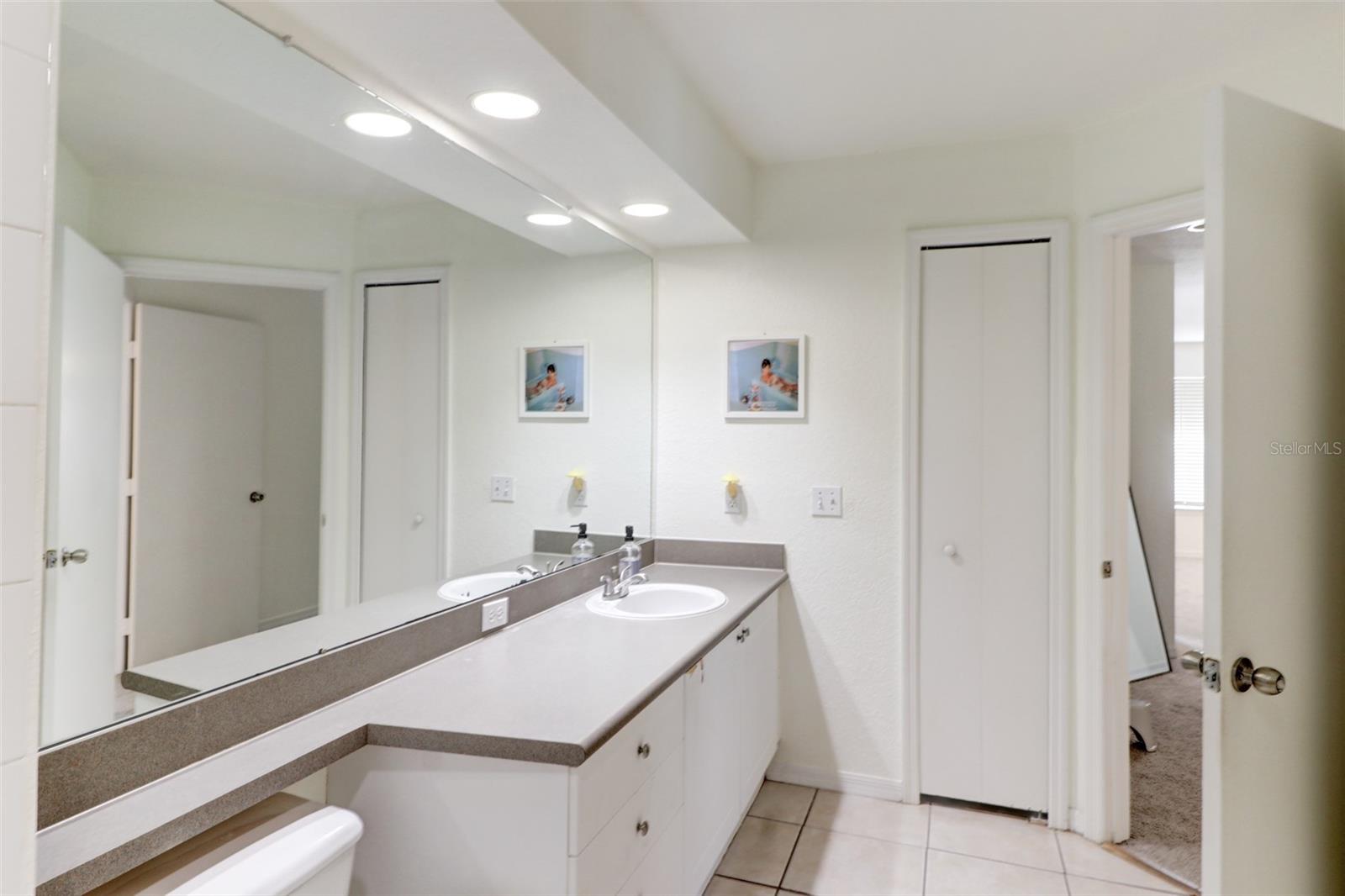 Image 22 of 44 For 4004 Foxtail Palm Court 4004