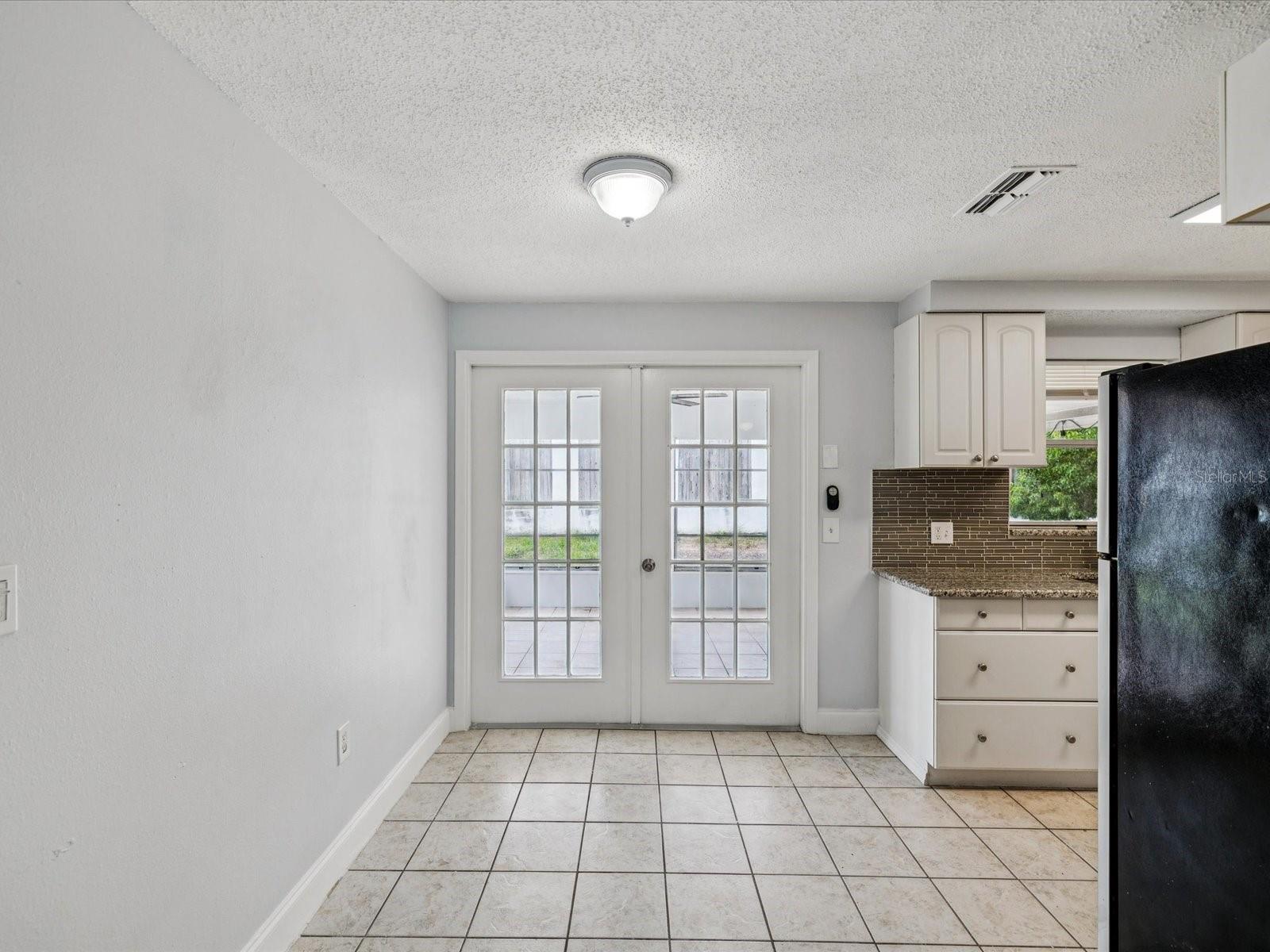 Listing photo id 16 for 8718 Honeycomb Drive