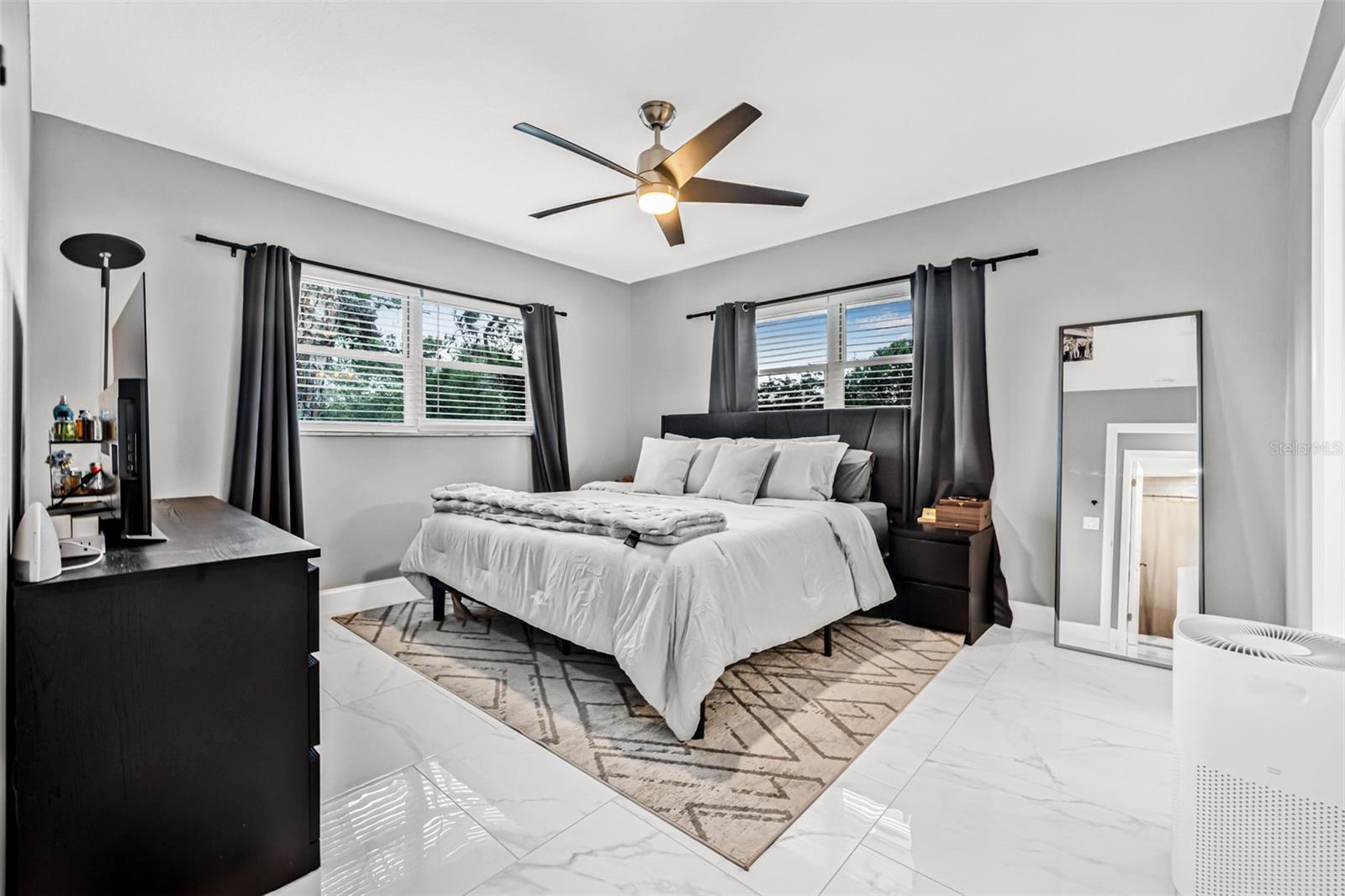 Image 11 of 21 For 252 Monroe Circle N 4211