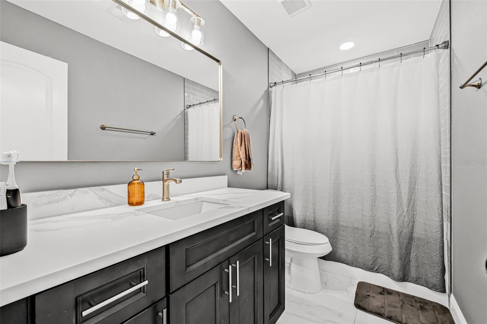Image 13 of 21 For 252 Monroe Circle N 4211
