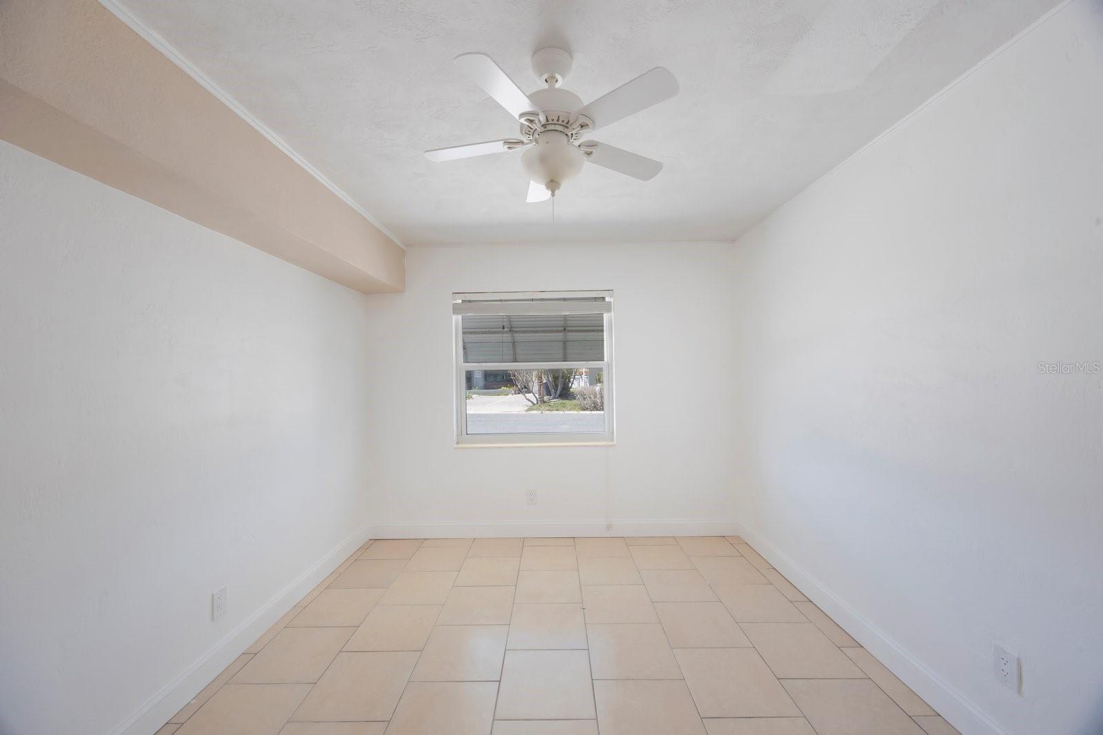 Listing photo id 14 for 11485 2nd Street E