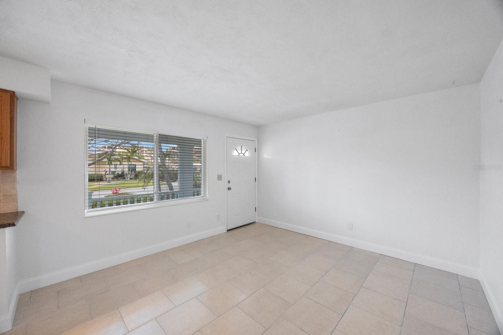 Listing photo id 17 for 11485 2nd Street E