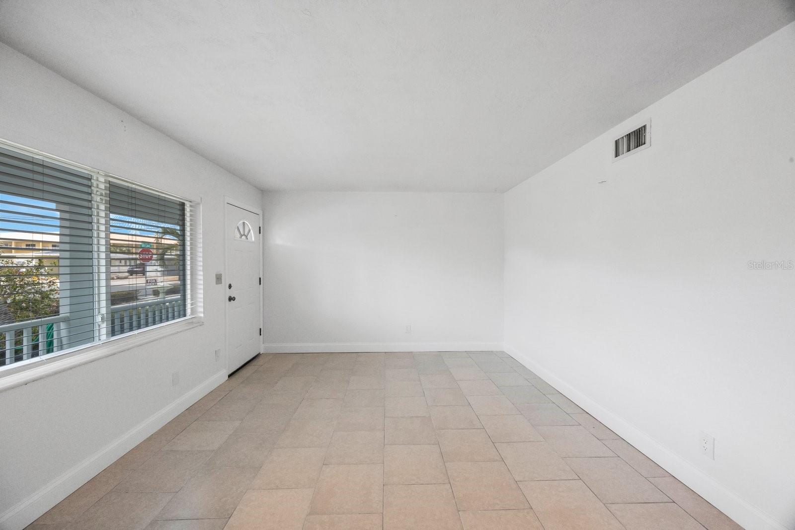 Listing photo id 18 for 11485 2nd Street E