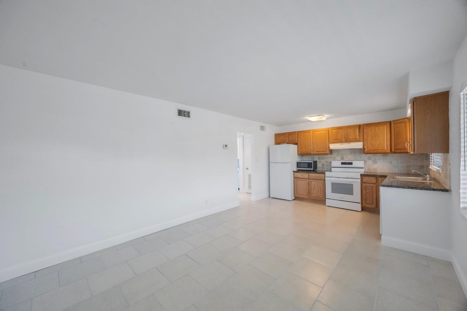 Listing photo id 20 for 11485 2nd Street E