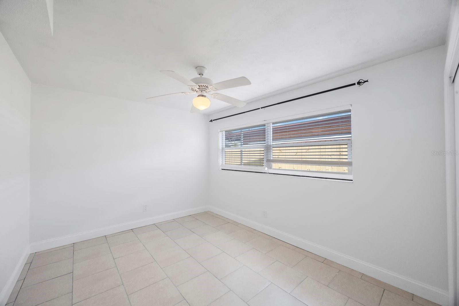 Listing photo id 26 for 11485 2nd Street E