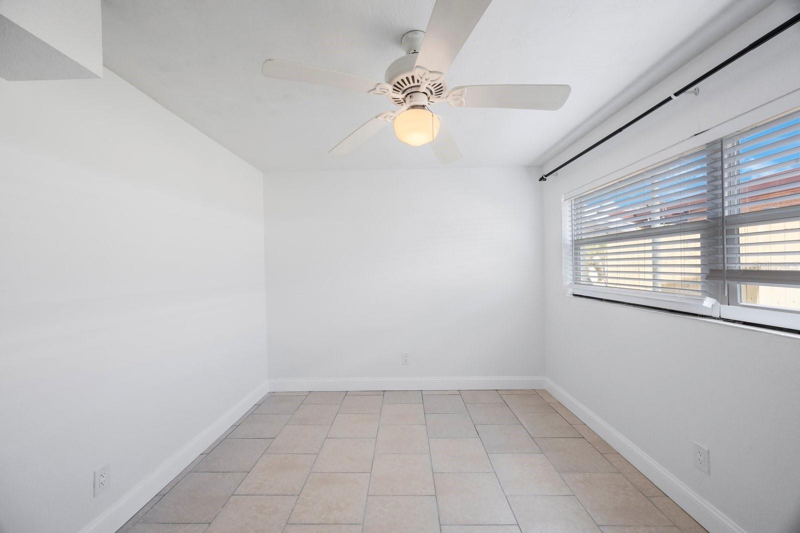 Listing photo id 27 for 11485 2nd Street E