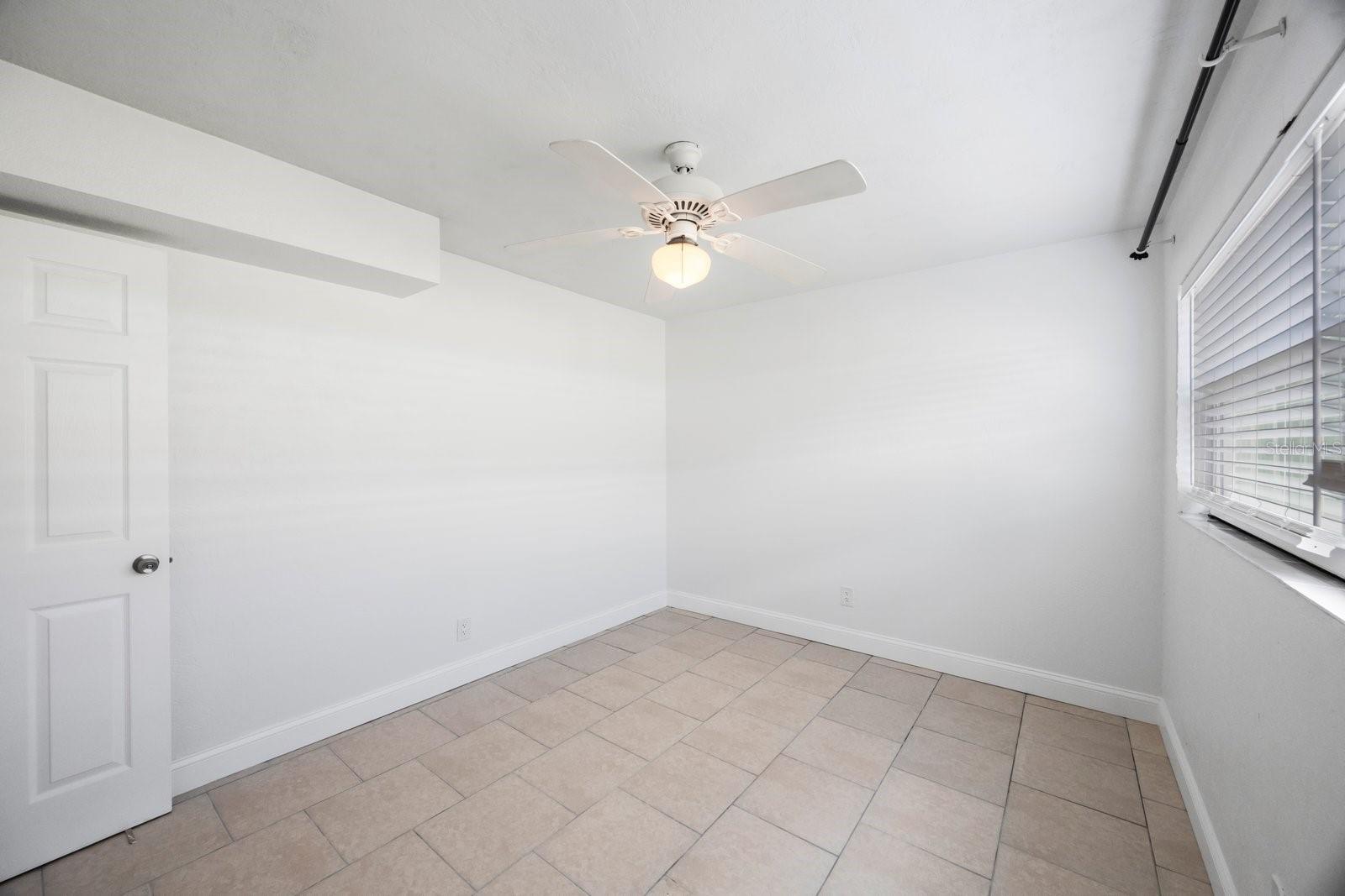 Listing photo id 28 for 11485 2nd Street E
