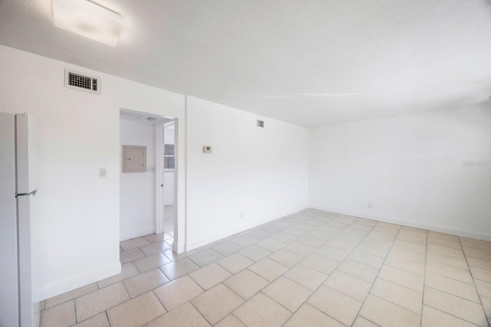 Listing photo id 34 for 11485 2nd Street E