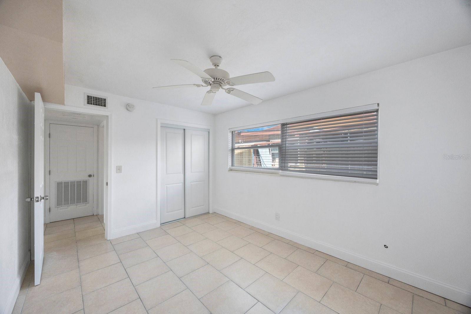 Listing photo id 39 for 11485 2nd Street E