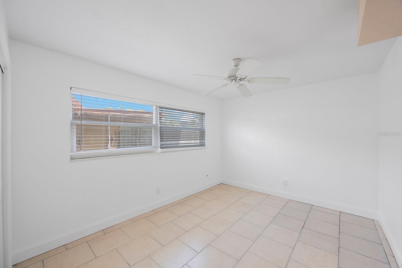 Listing photo id 41 for 11485 2nd Street E