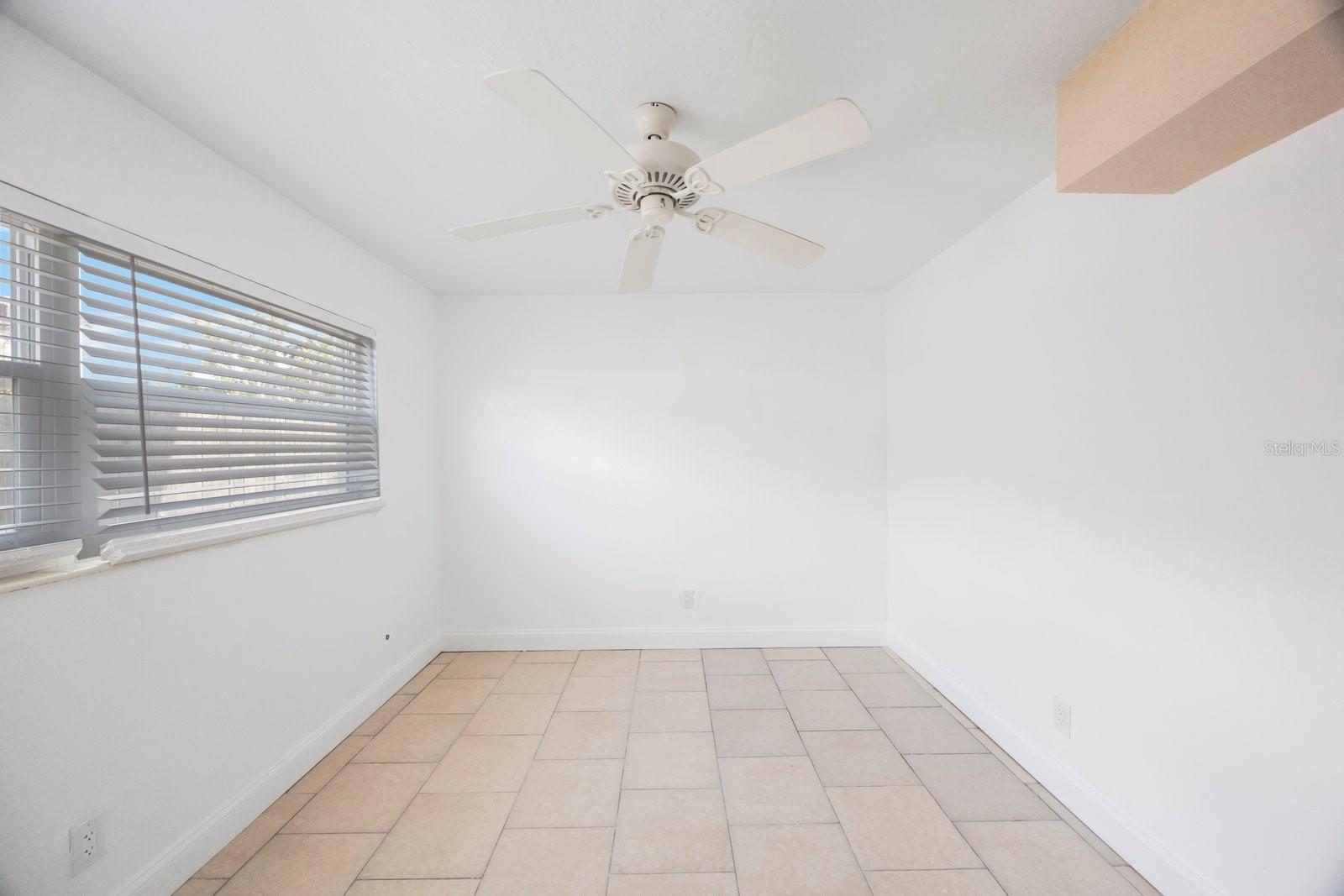 Listing photo id 42 for 11485 2nd Street E