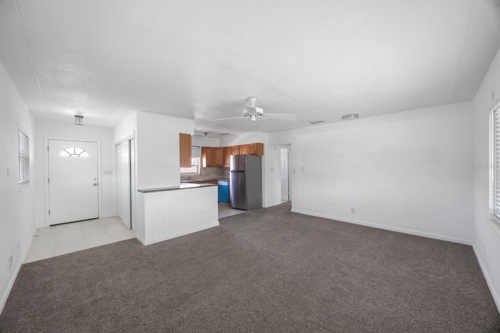Listing photo id 45 for 11485 2nd Street E