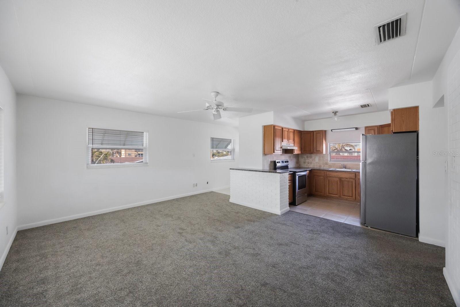 Listing photo id 46 for 11485 2nd Street E