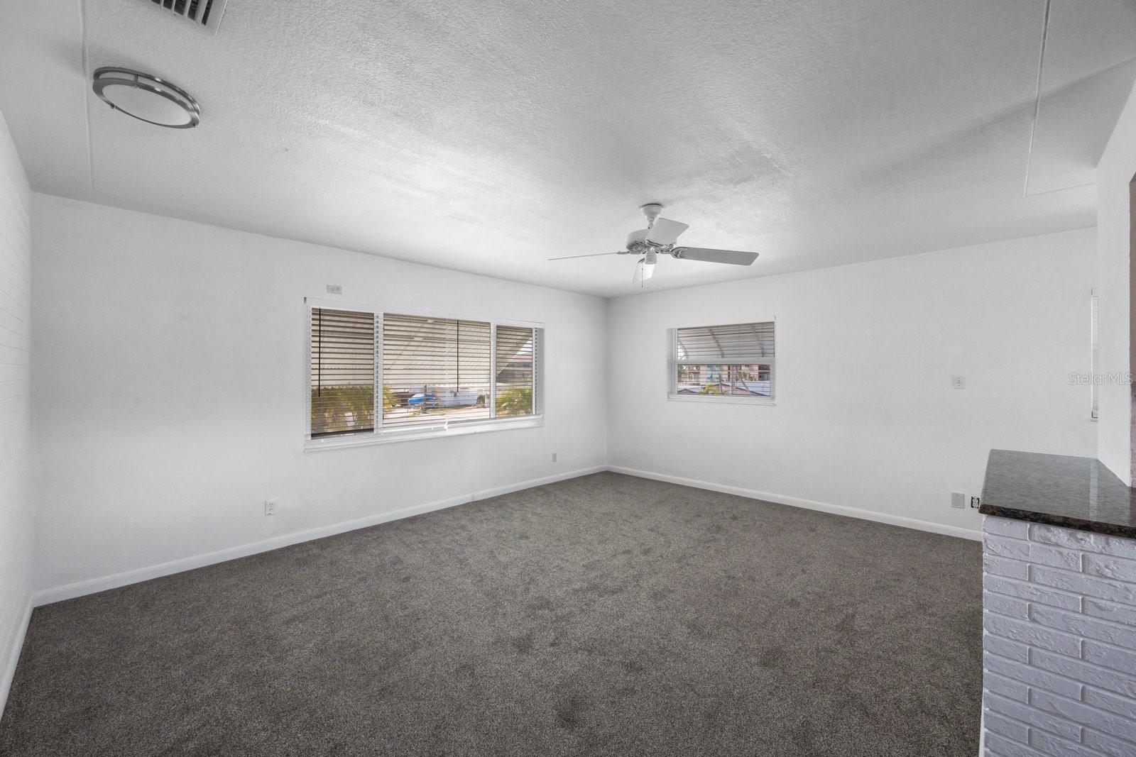 Listing photo id 48 for 11485 2nd Street E
