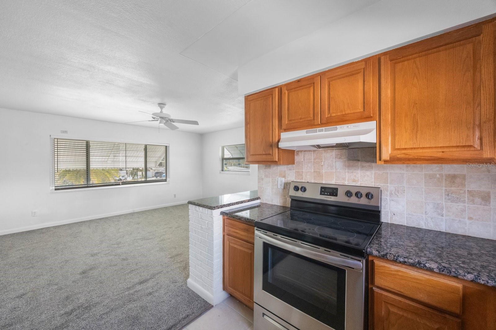 Listing photo id 51 for 11485 2nd Street E