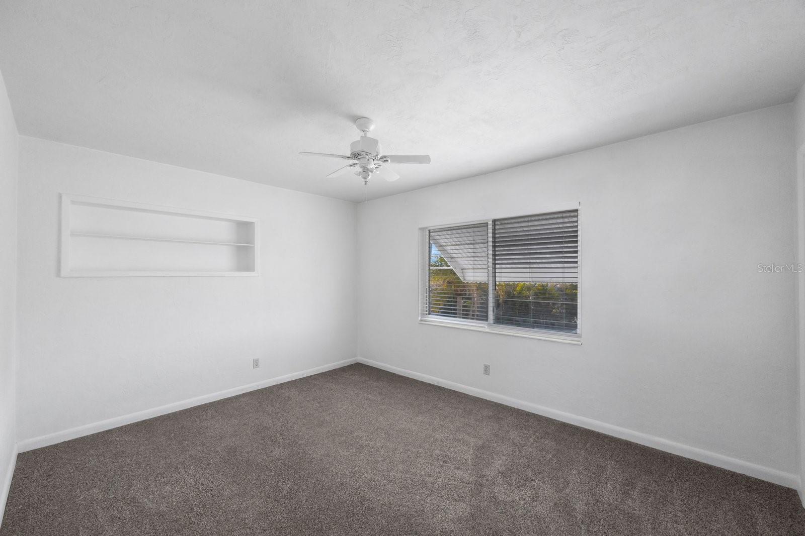 Listing photo id 52 for 11485 2nd Street E