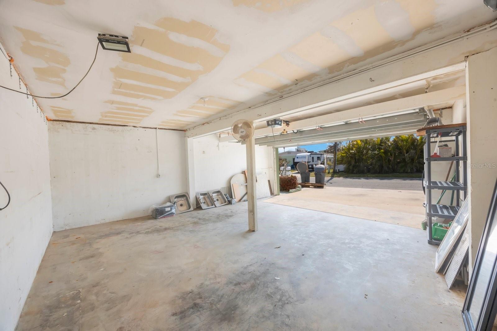 Listing photo id 60 for 11485 2nd Street E