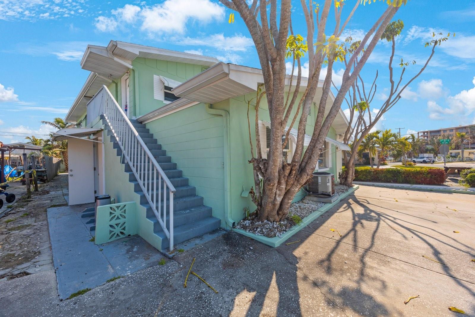 Listing photo id 67 for 11485 2nd Street E