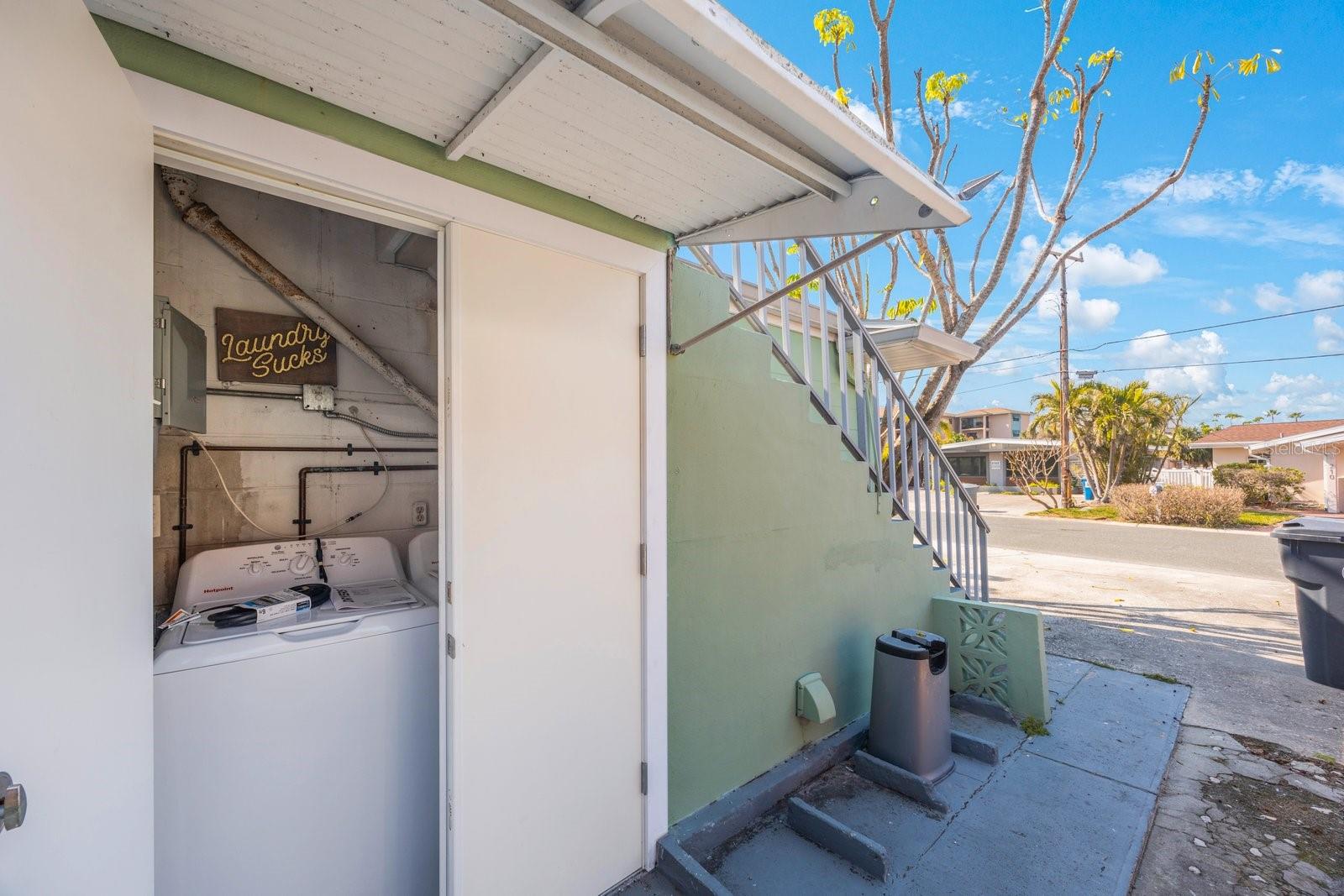 Listing photo id 68 for 11485 2nd Street E
