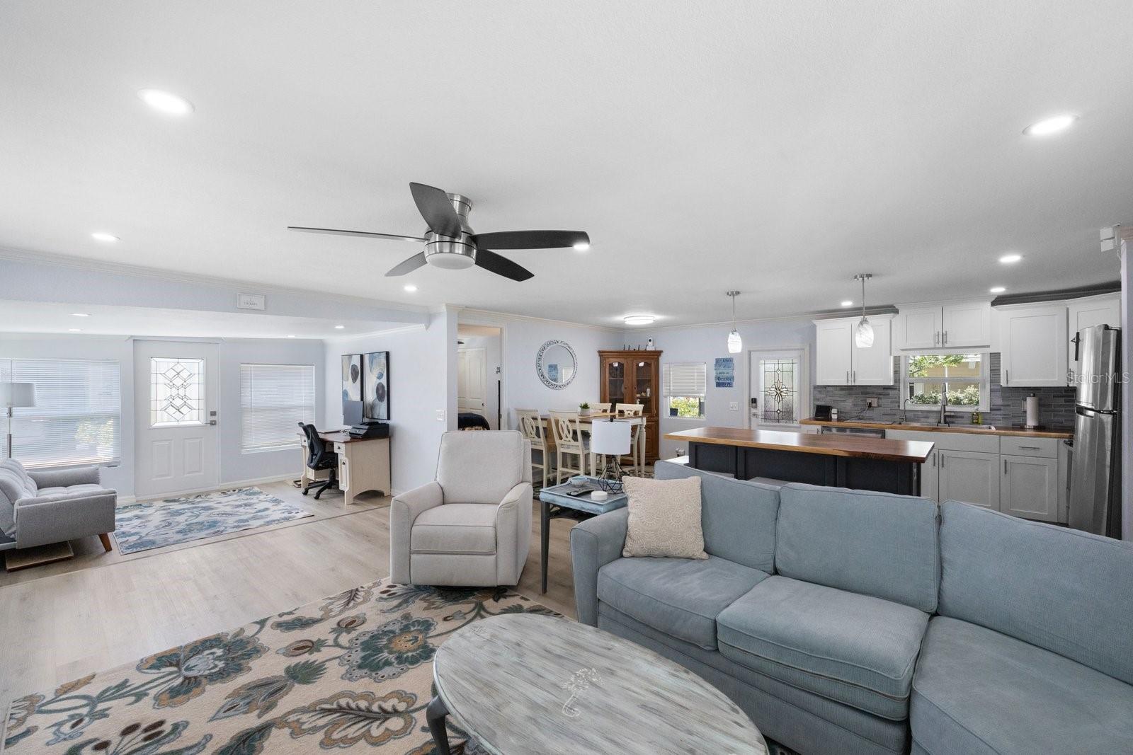 Image 12 of 42 For 10383 Lake Drive 246