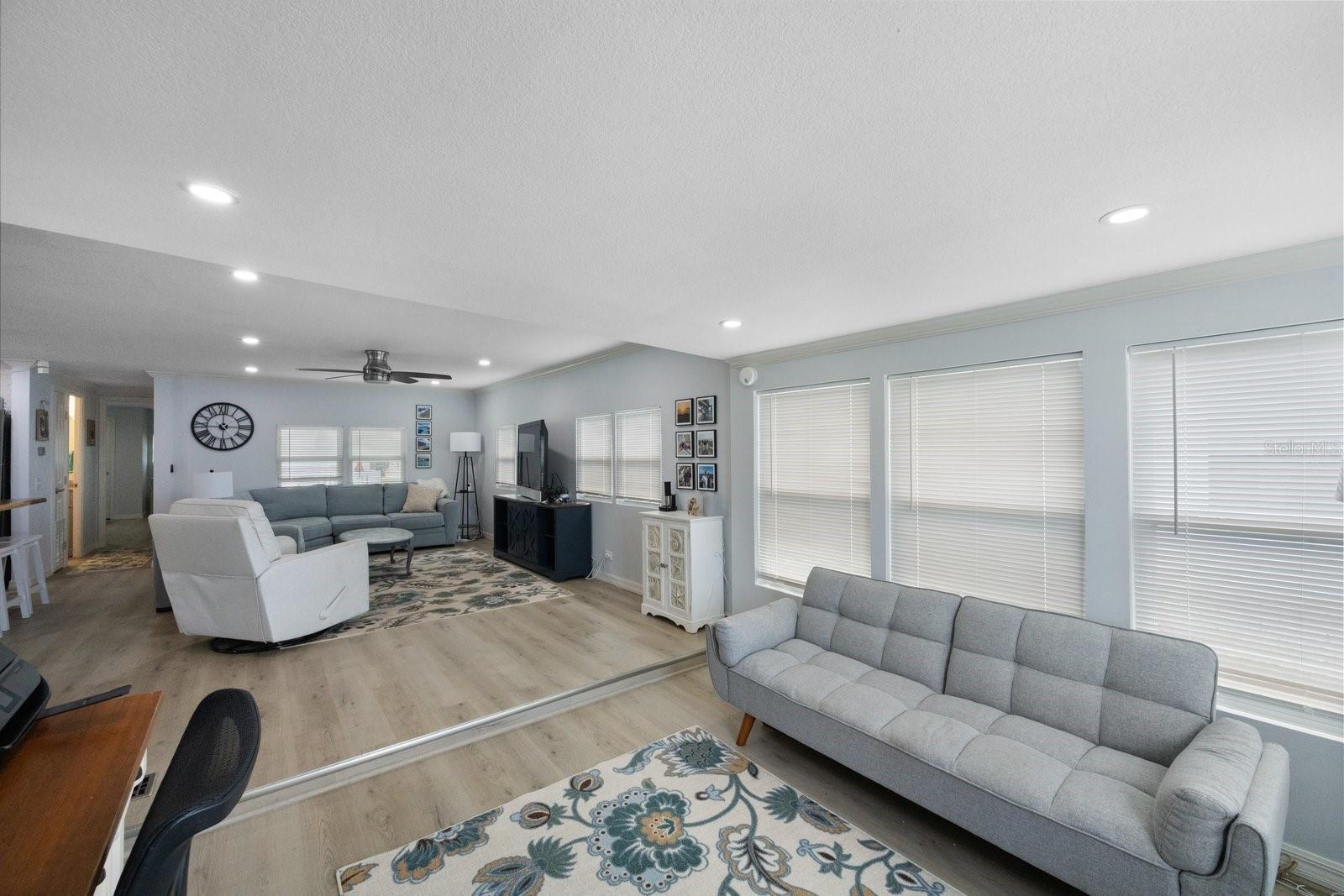 Image 16 of 42 For 10383 Lake Drive 246