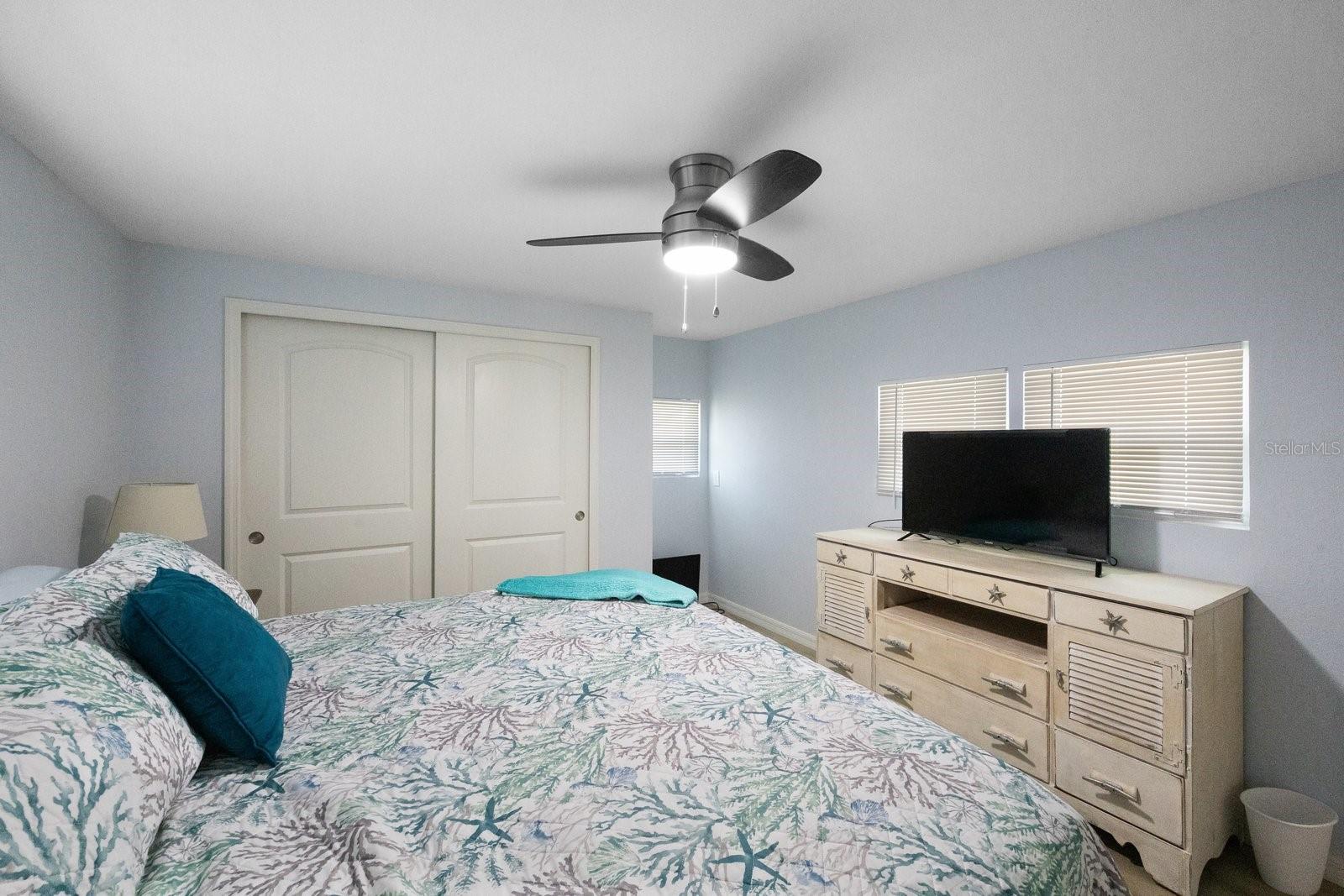 Image 19 of 42 For 10383 Lake Drive 246