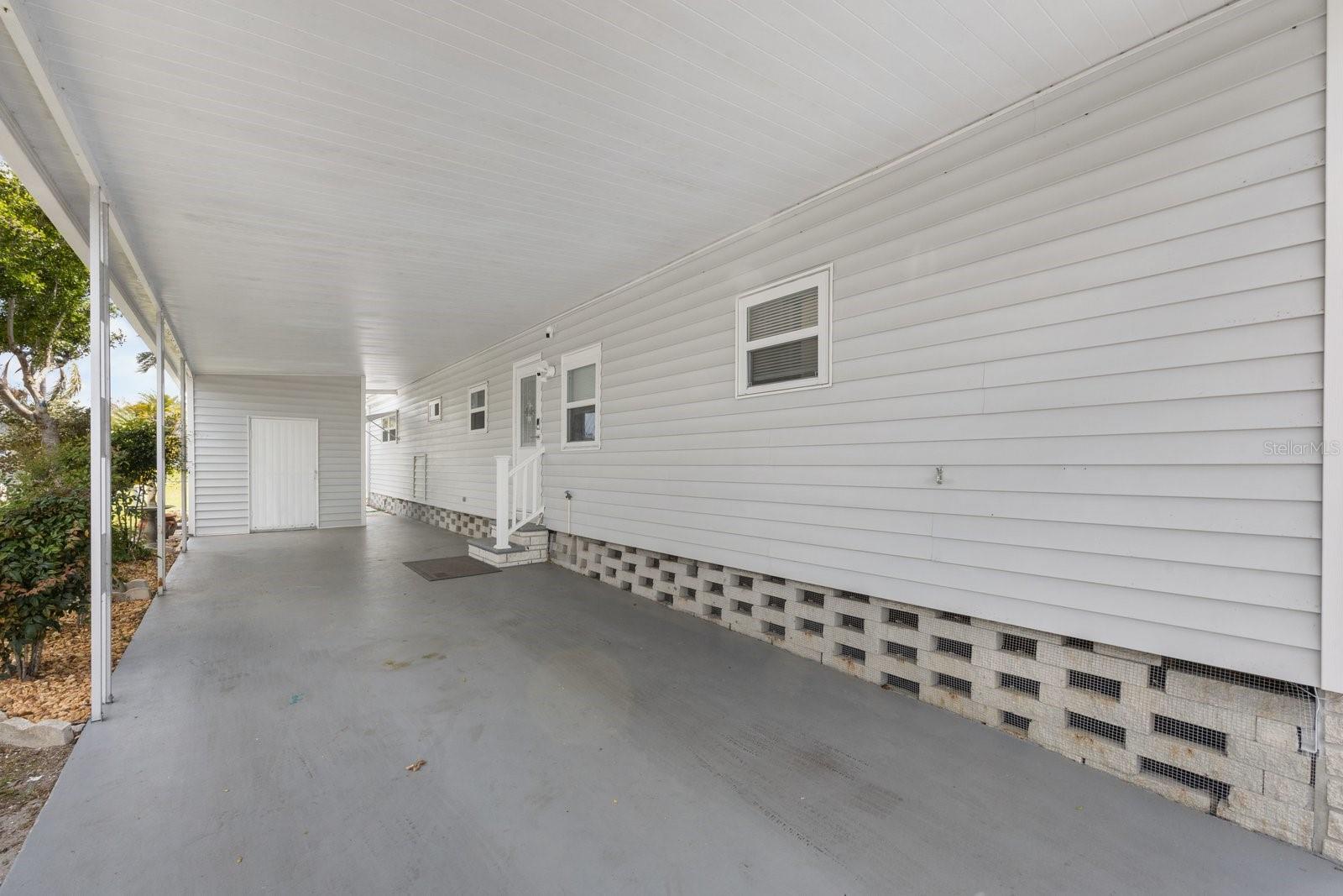 Image 33 of 42 For 10383 Lake Drive 246