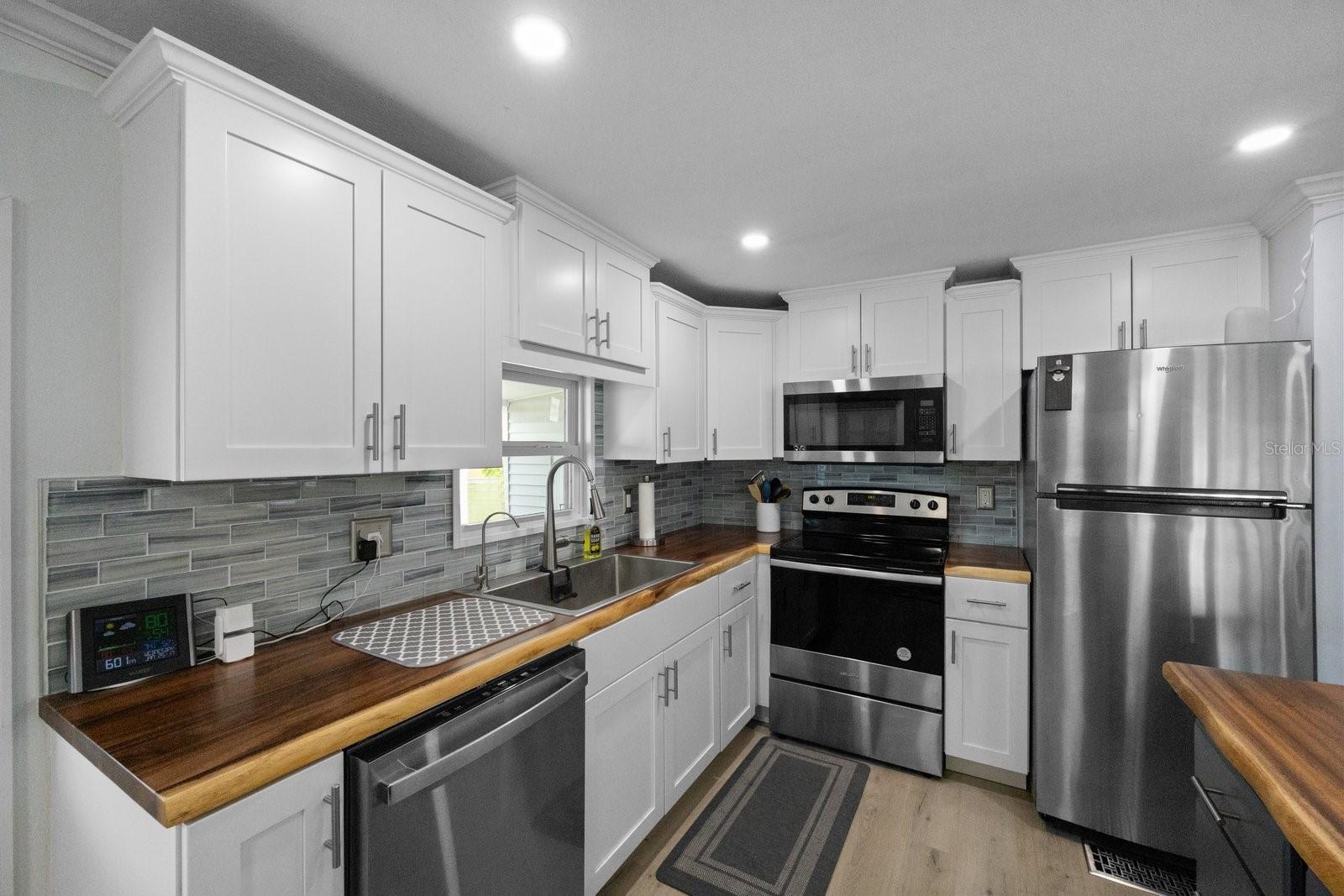 Image 6 of 42 For 10383 Lake Drive 246