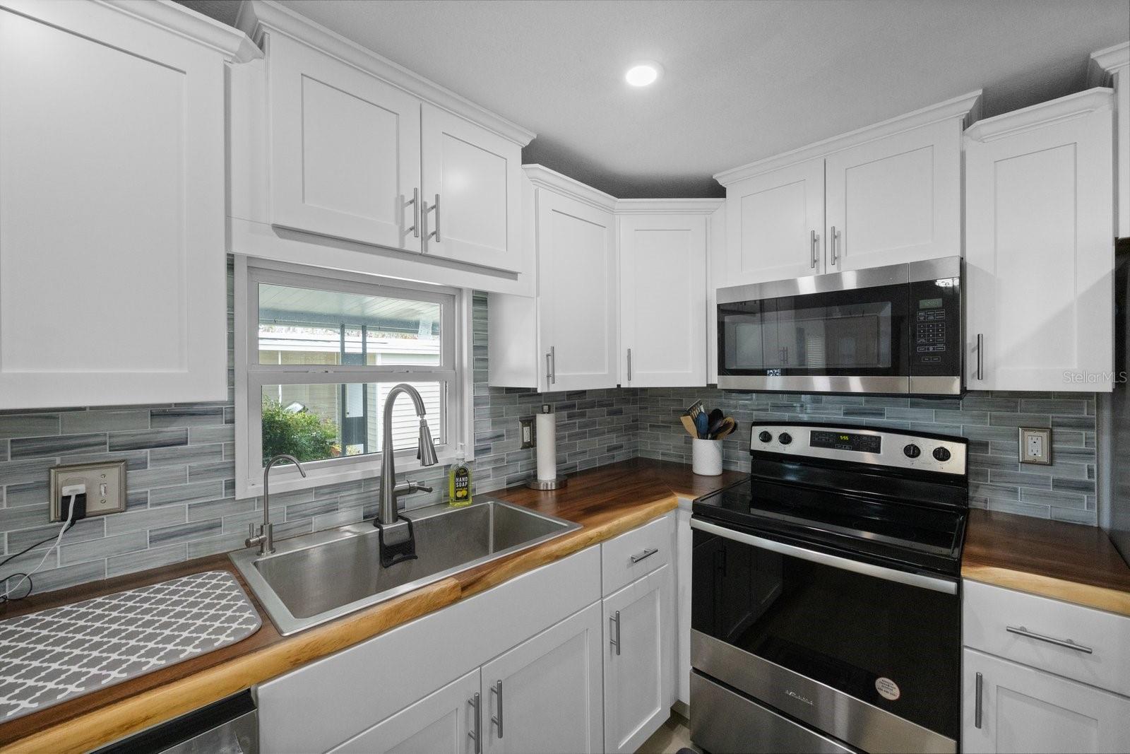 Image 9 of 42 For 10383 Lake Drive 246