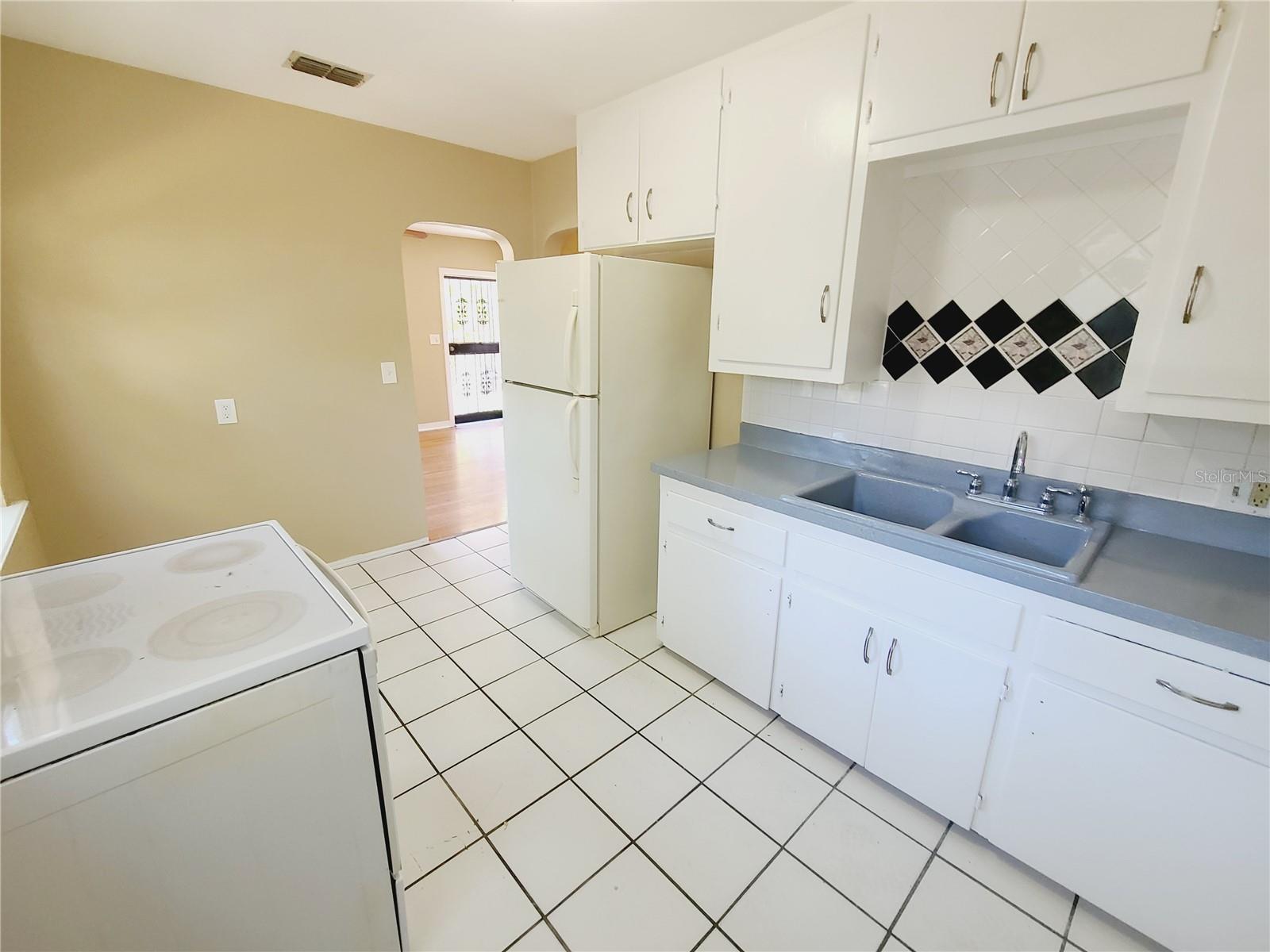 Image 20 of 29 For 2501 8th Street S