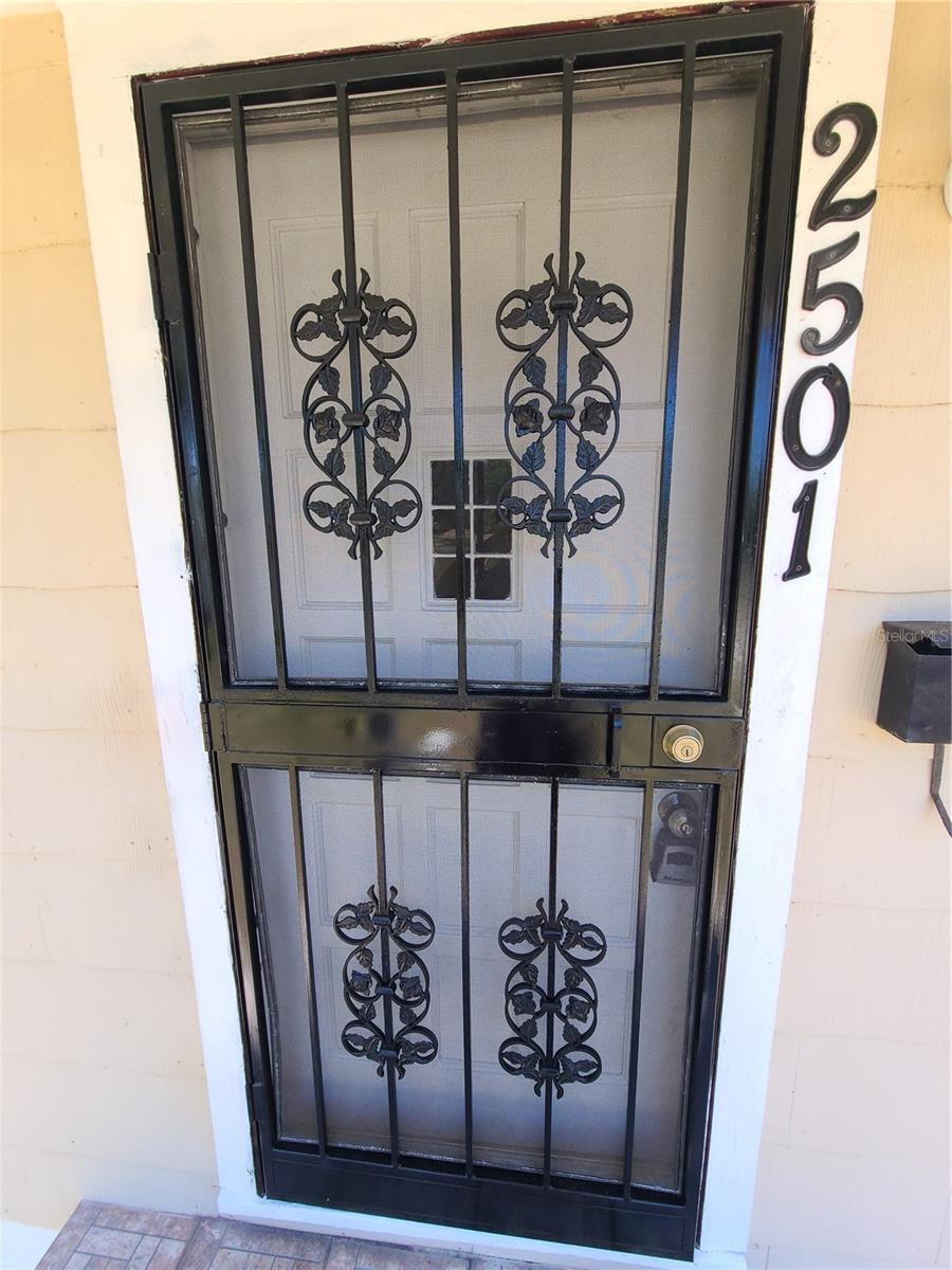 Image 4 of 29 For 2501 8th Street S